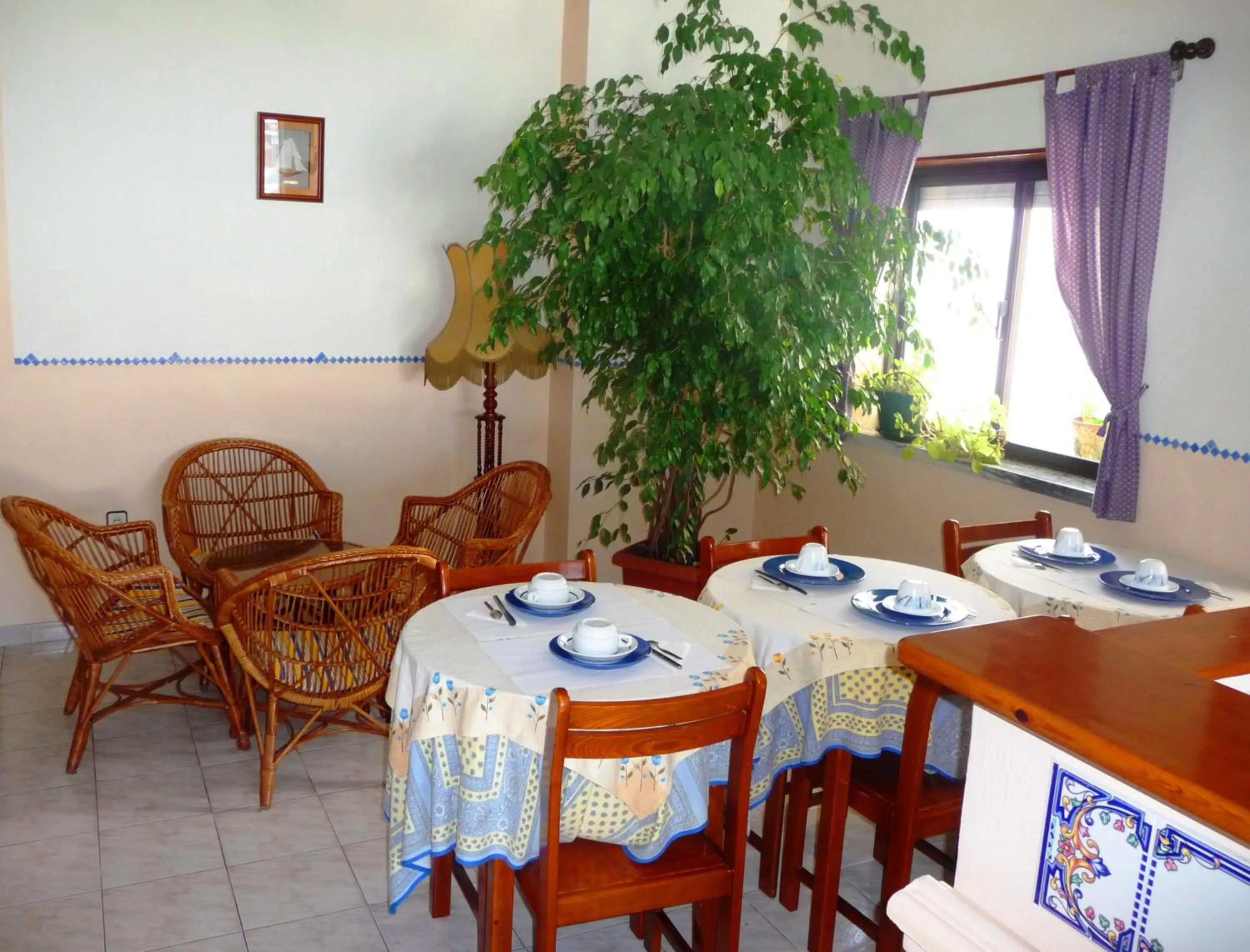 Restaurant/places to eat in Marazul