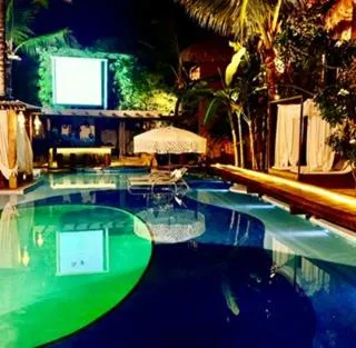 Swimming pool in Aloha Village Bangalôs