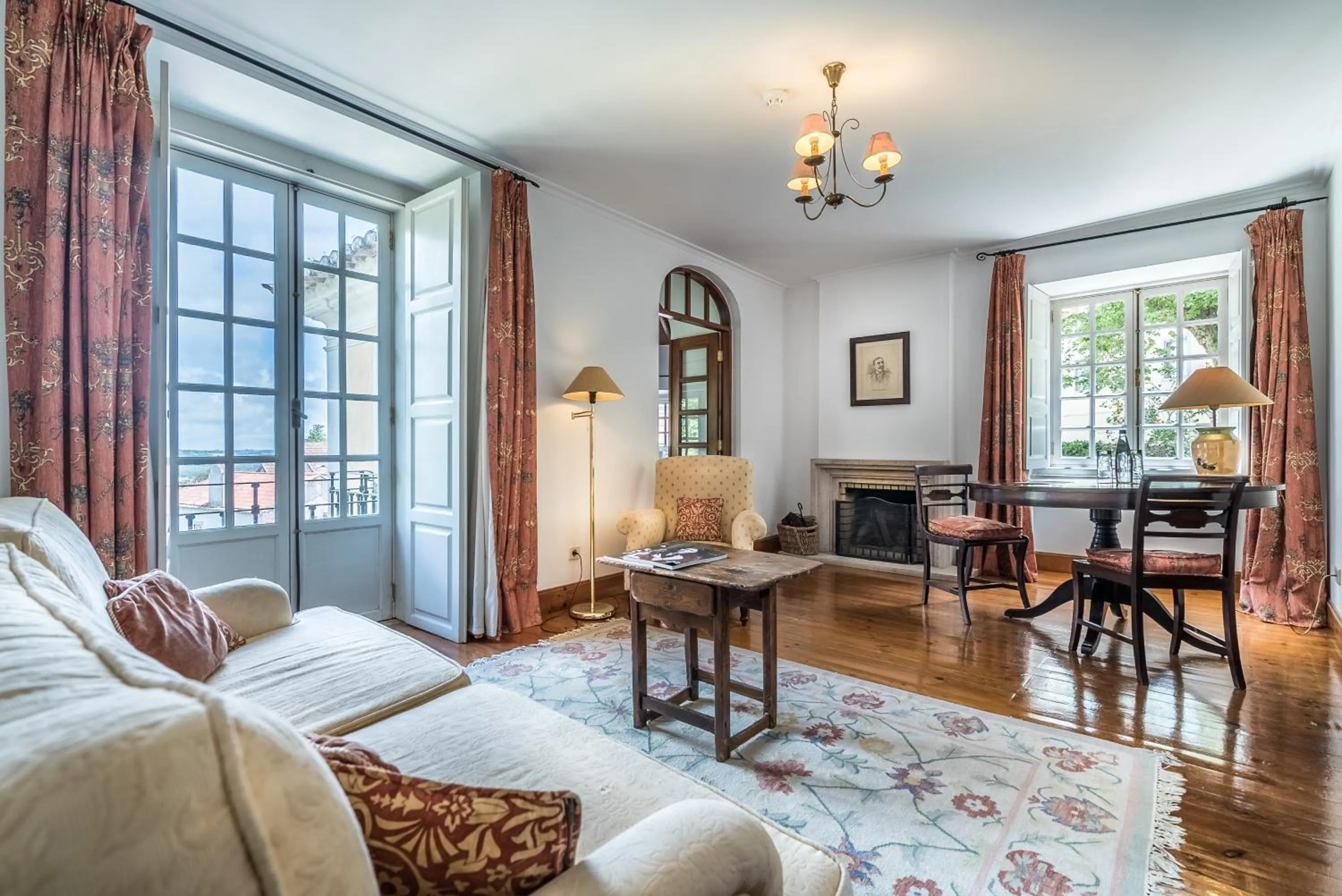 Seating area in Lawrences Hotel