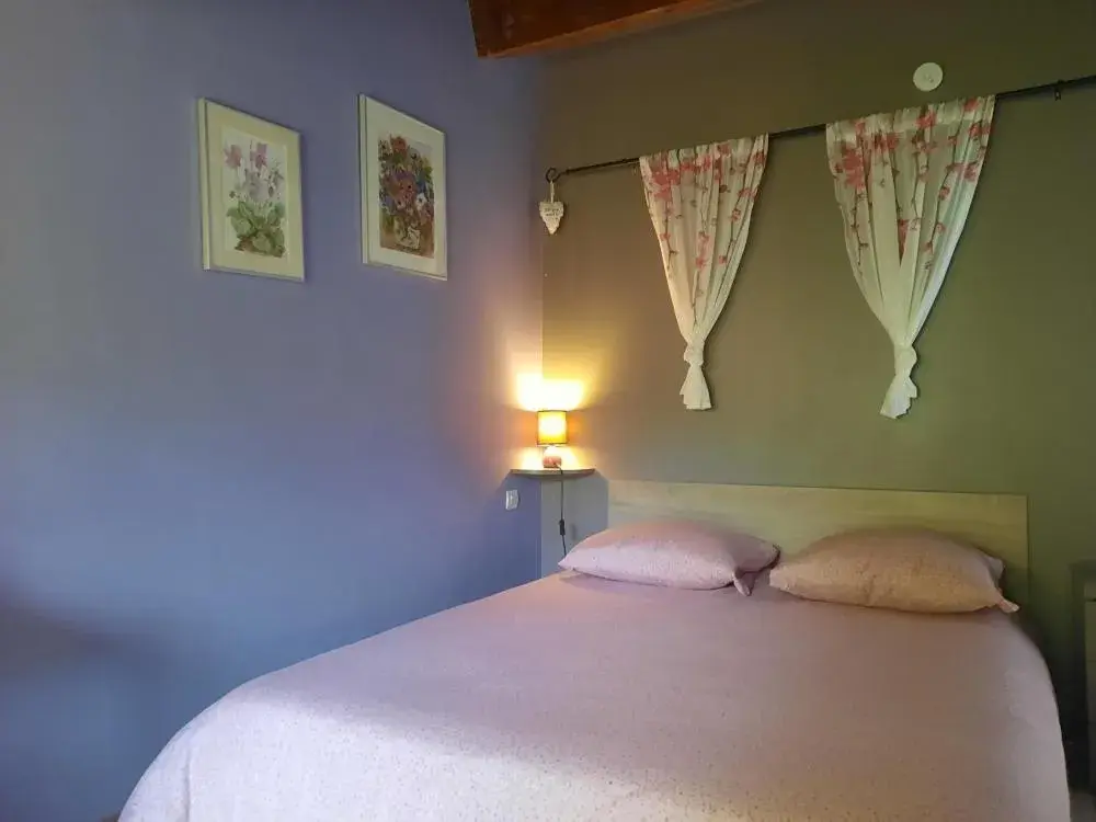 Double Room in Domaine La Sauzette Double Room in Domaine La Sauzette