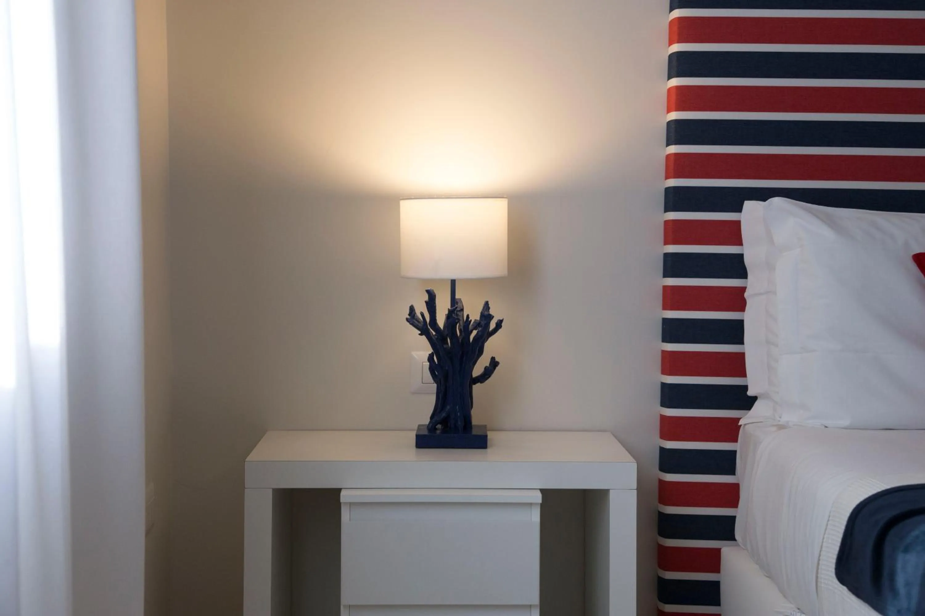 Decorative detail, Bed in Sorrento ResArt Suite