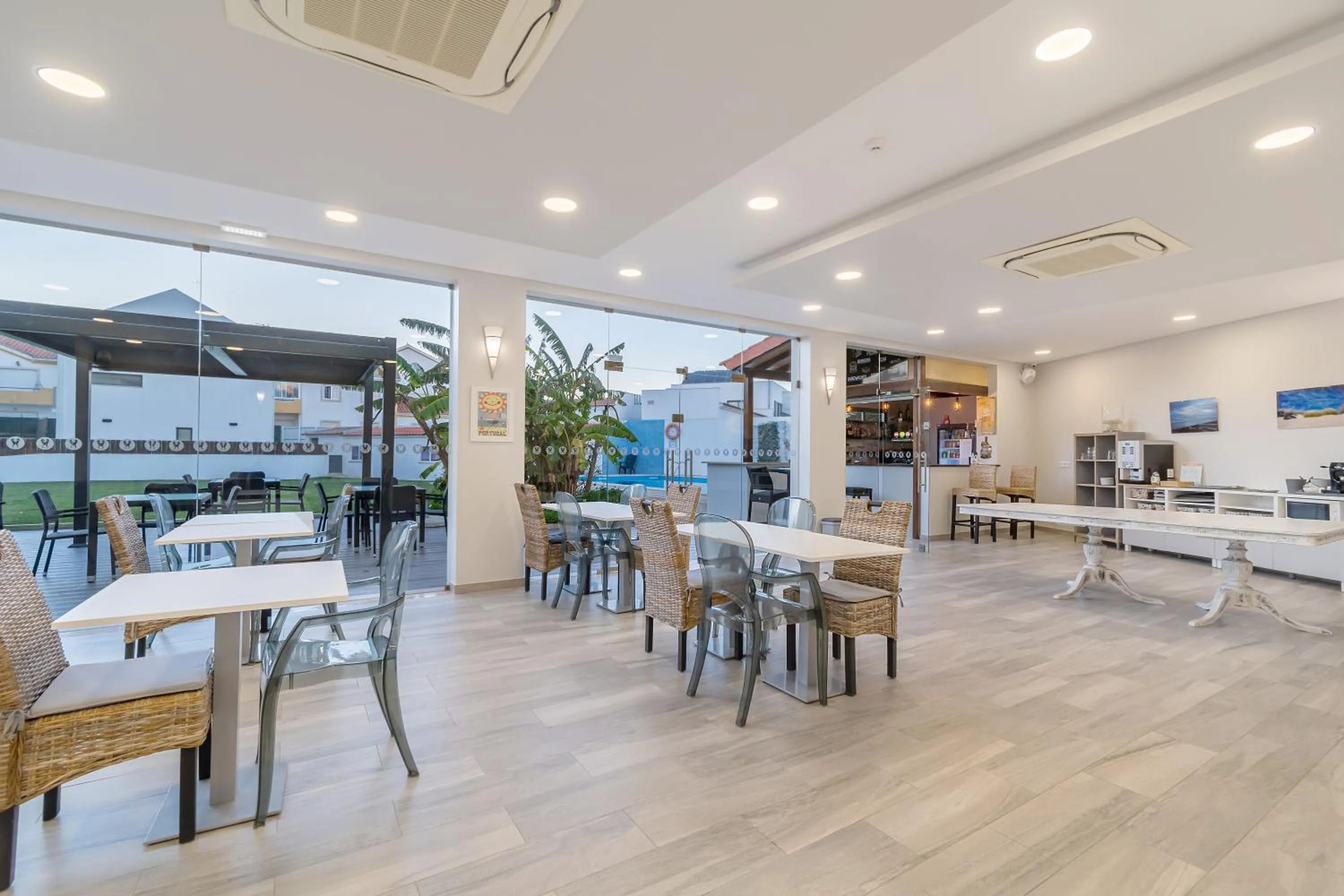 Restaurant/places to eat in Silver Seahorse Garden Retreat