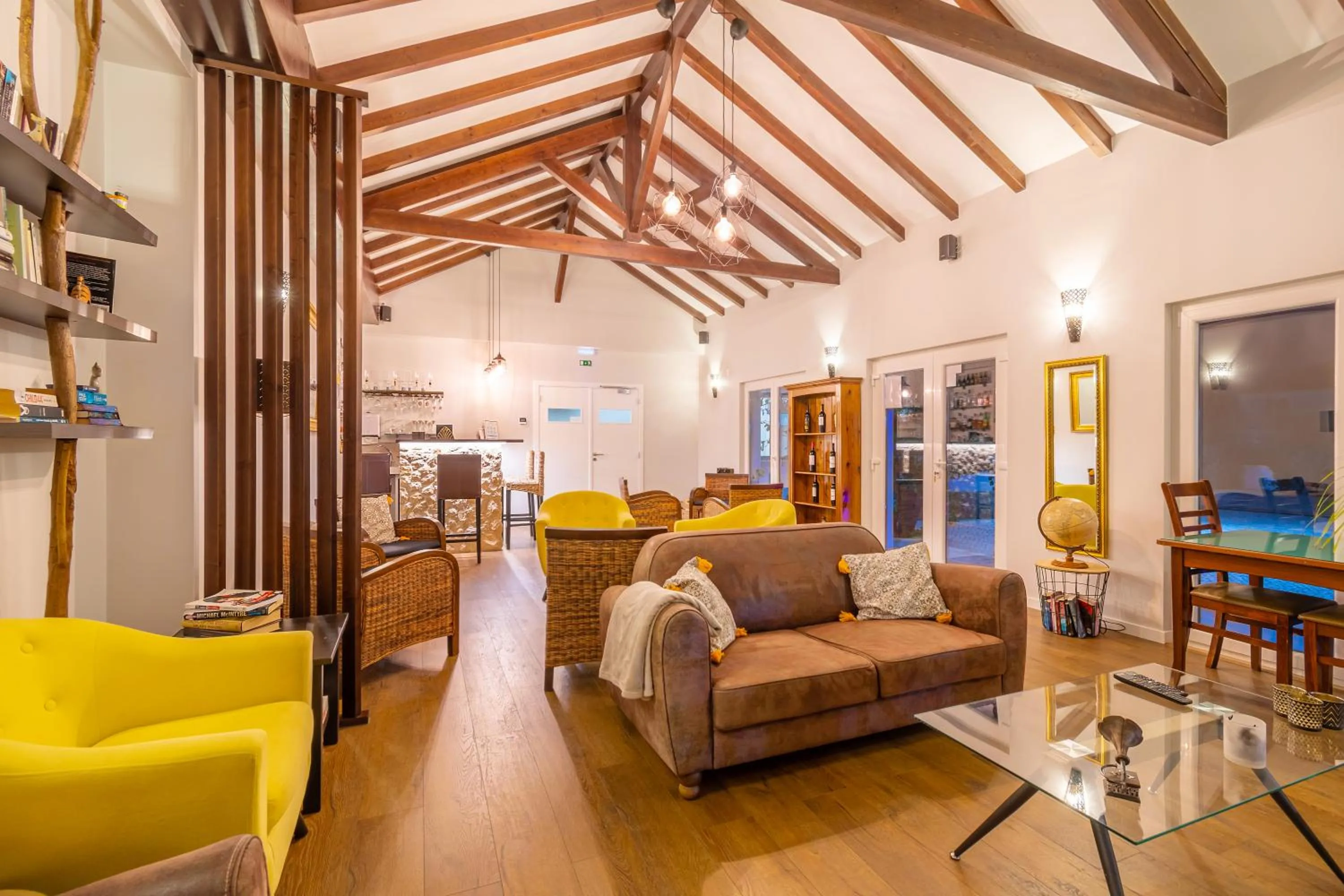 Lounge or bar in Silver Seahorse Garden Retreat