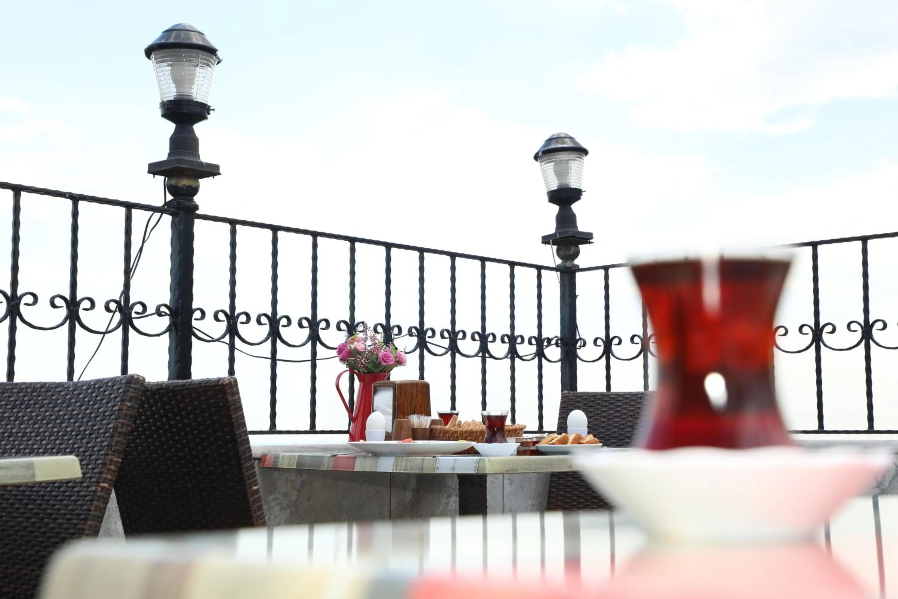 Dining area in Seahouse Suites