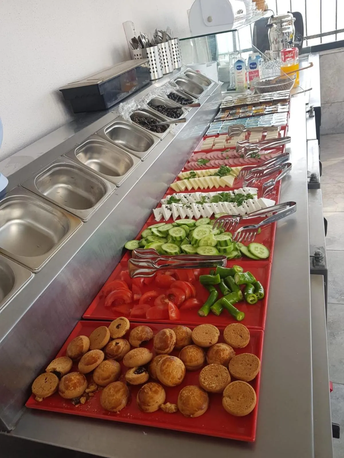 Buffet breakfast in Seahouse Suites