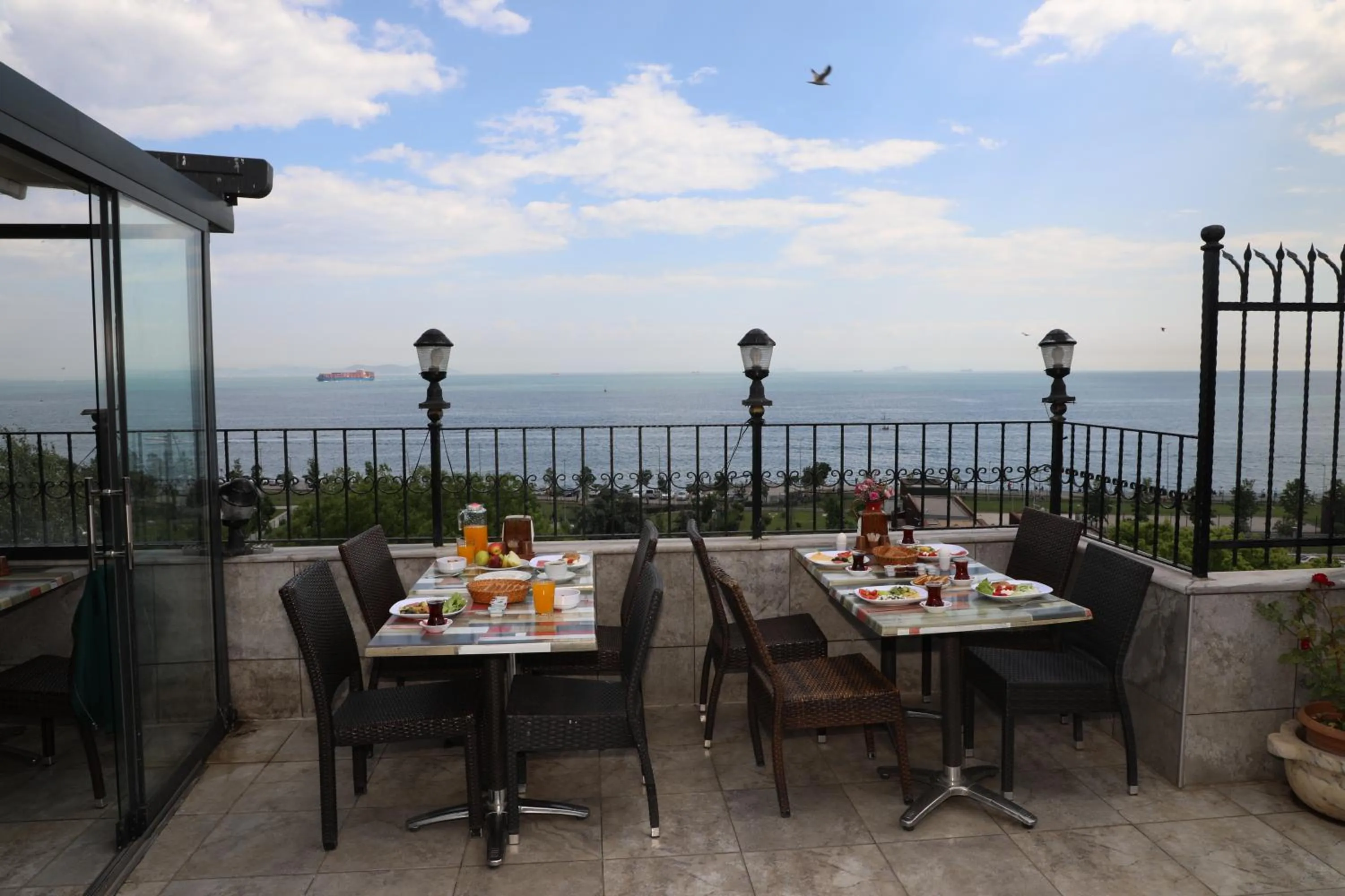 Balcony/Terrace in Seahouse Suites
