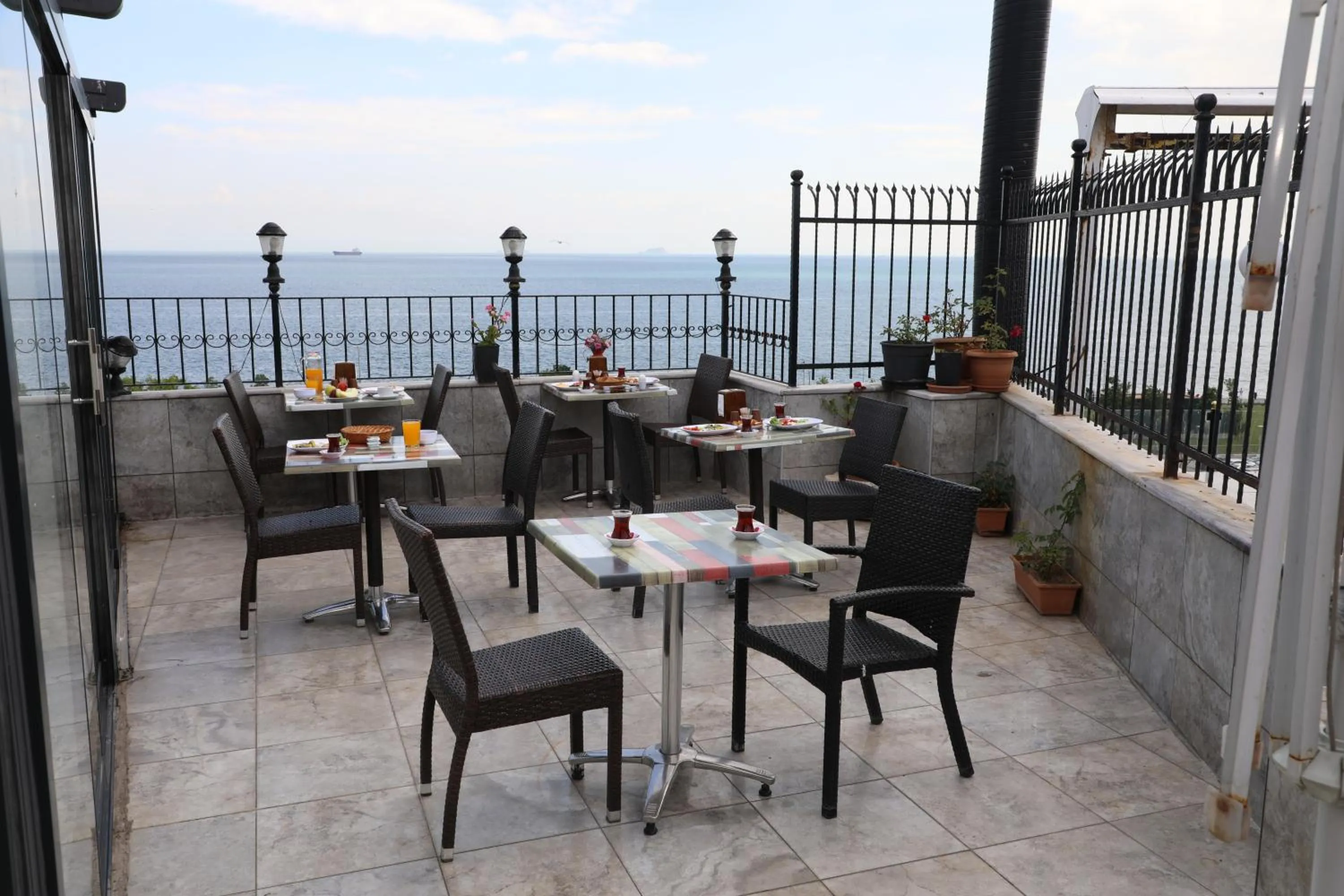 Balcony/Terrace in Seahouse Suites