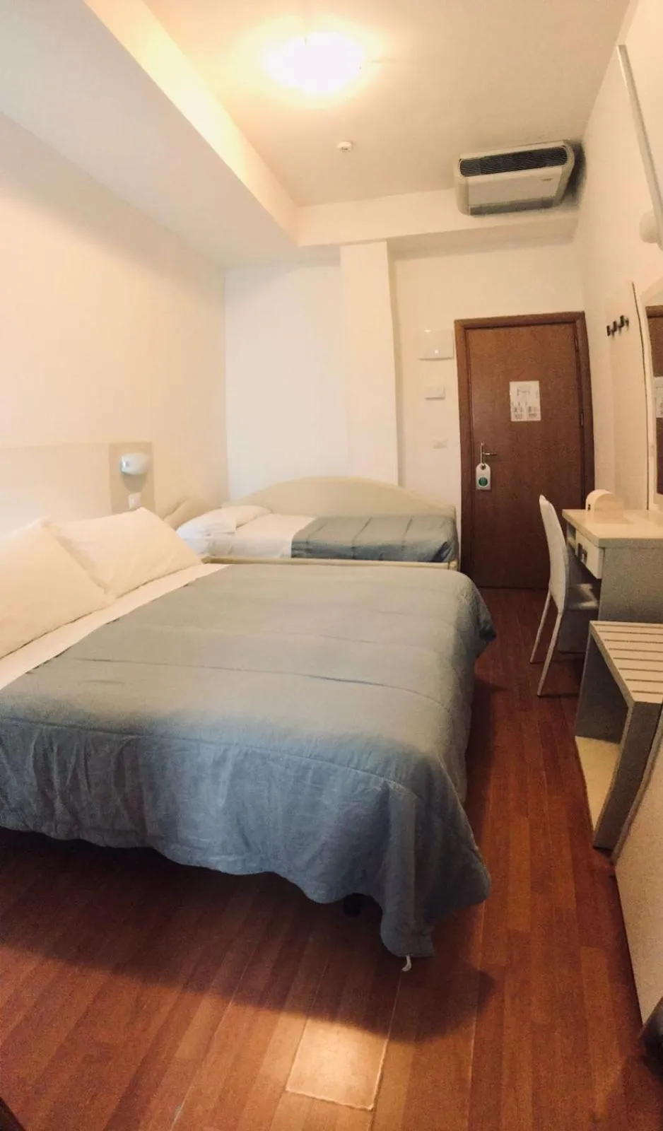 Photo of the whole room, Bed in Hotel Butterfly Wellness & Spa