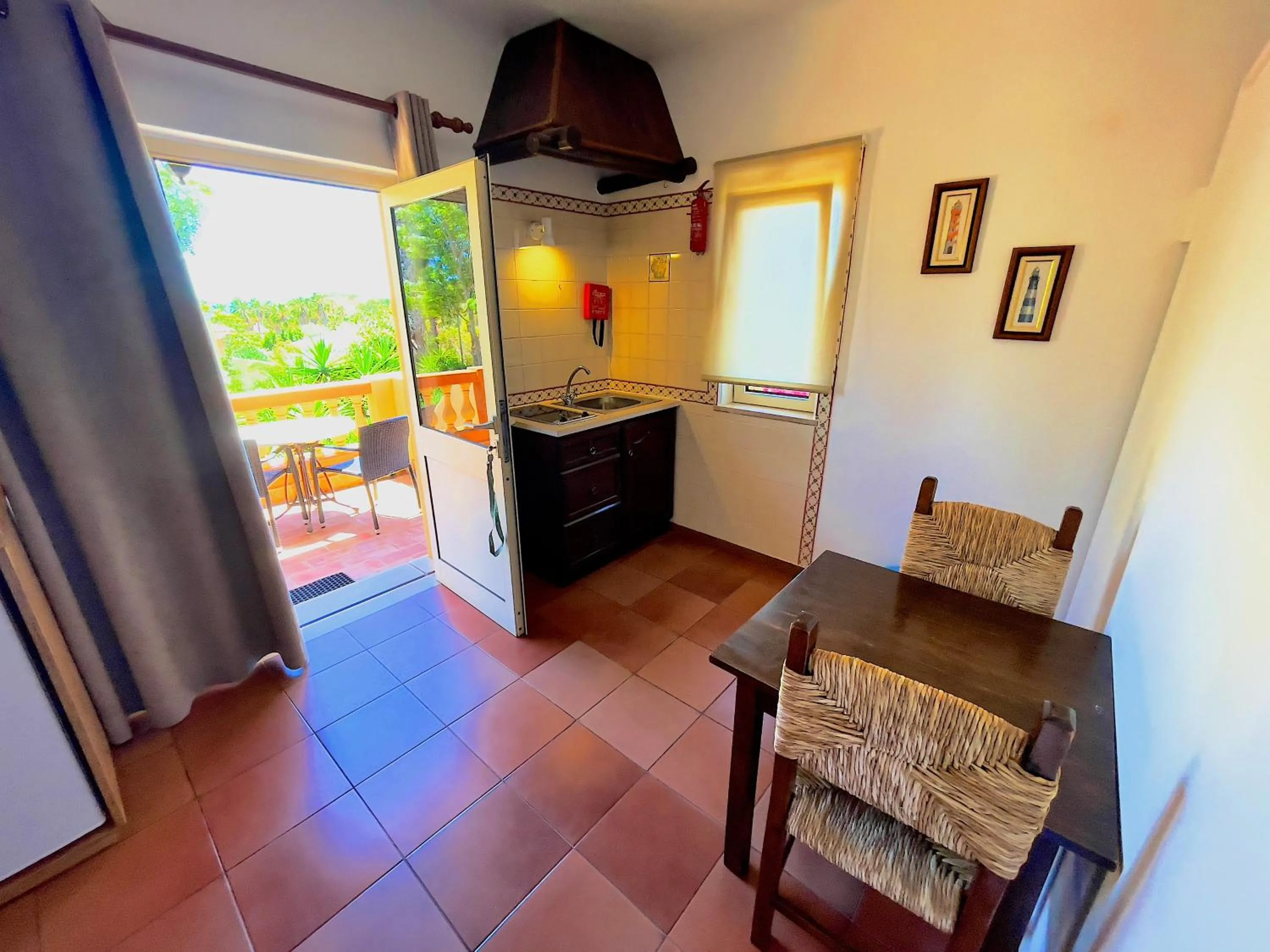 Kitchen or kitchenette in Quinta do Mar - Country & Sea Village
