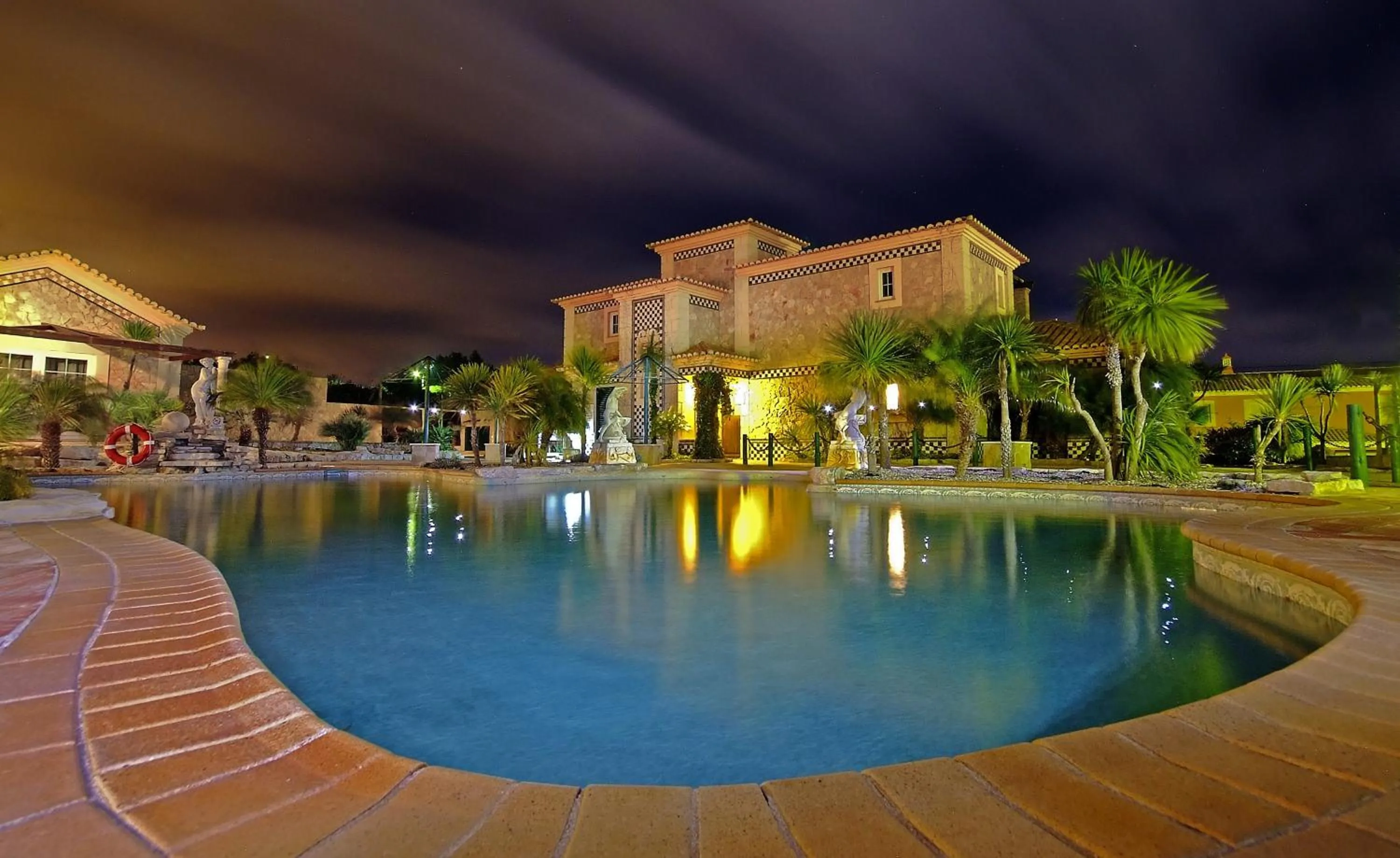 Swimming pool in Quinta do Mar - Country & Sea Village