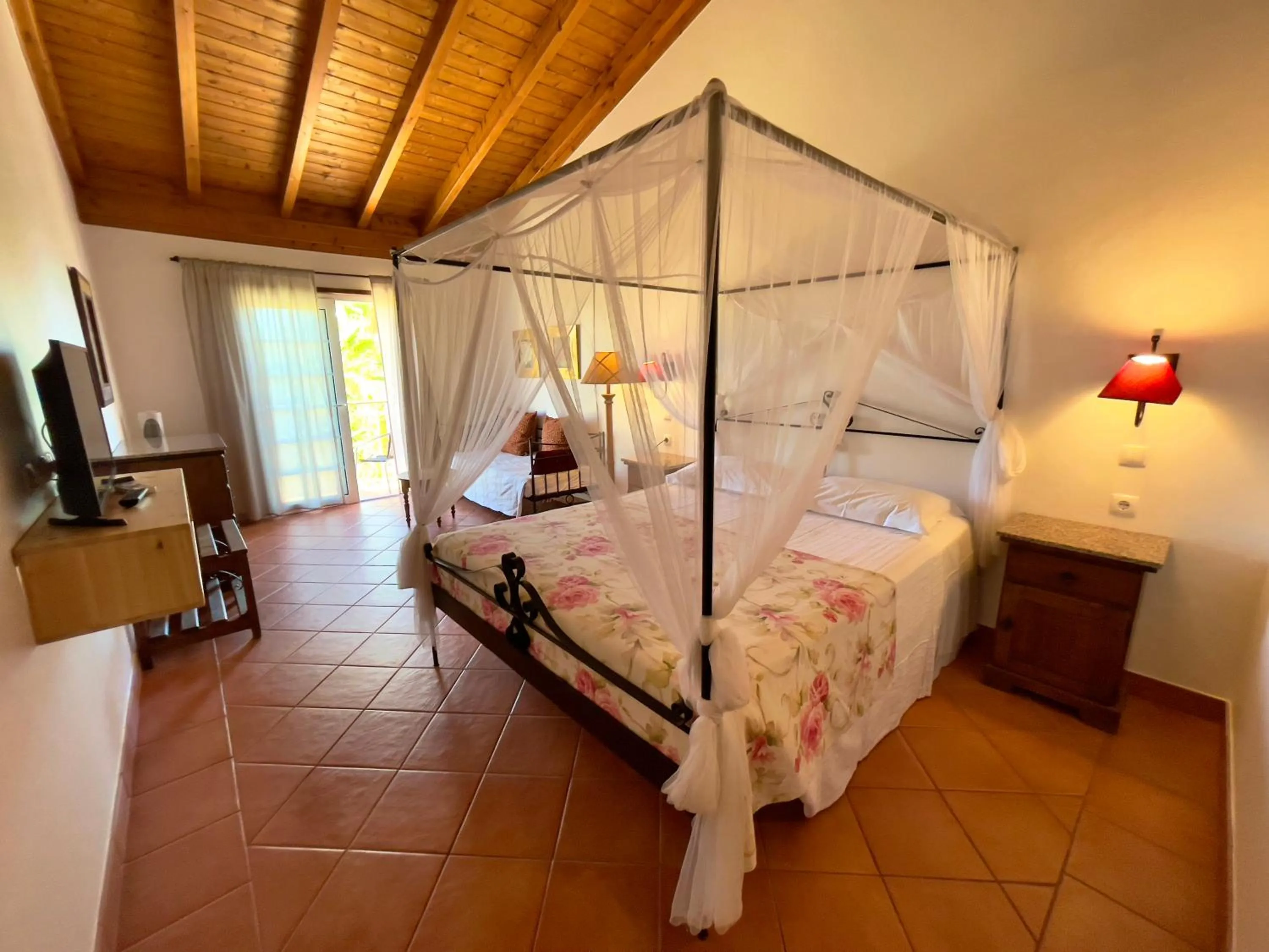 Bedroom, Bed in Quinta do Mar - Country & Sea Village