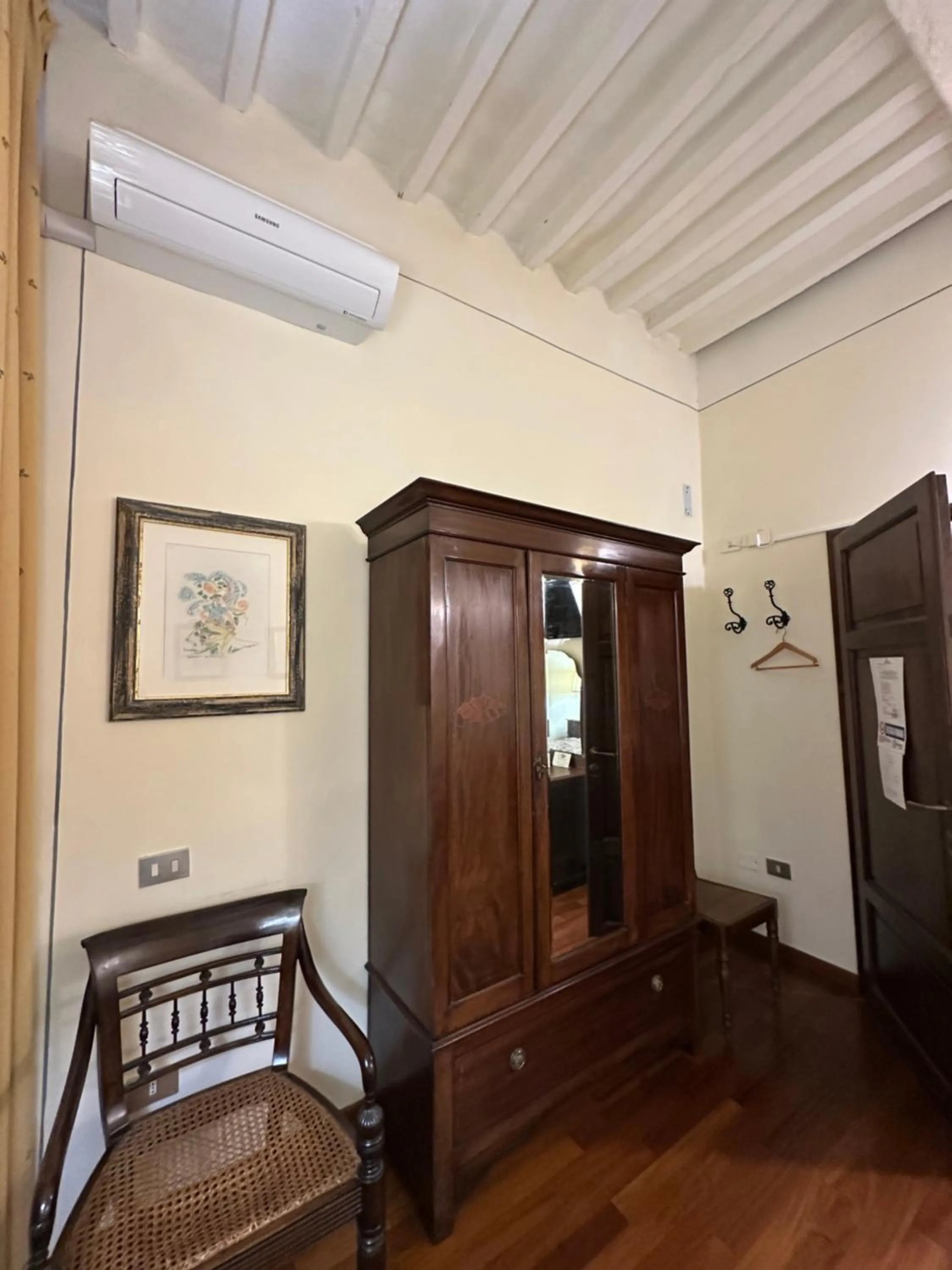 wardrobe in Locanda Guidi