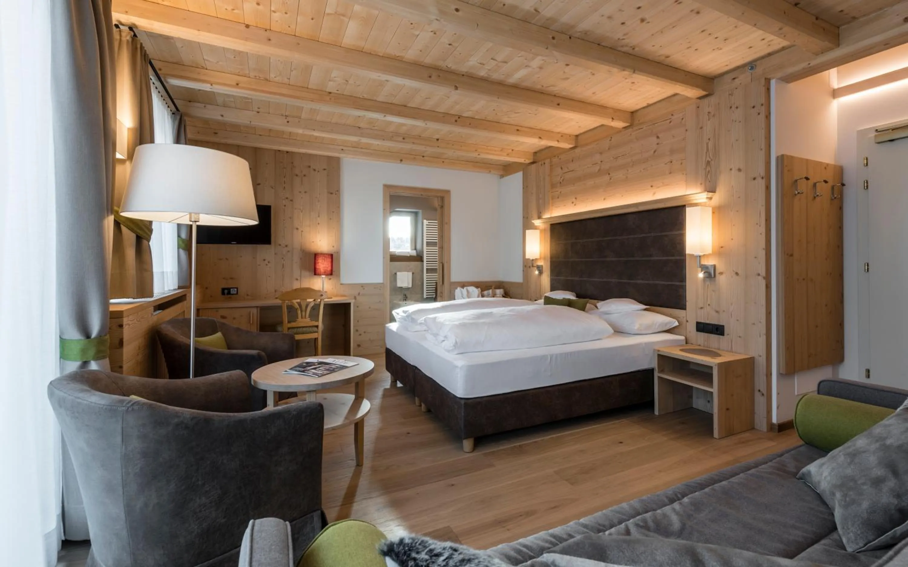 Photo of the whole room, Bed in Hotel Villa Kastelruth