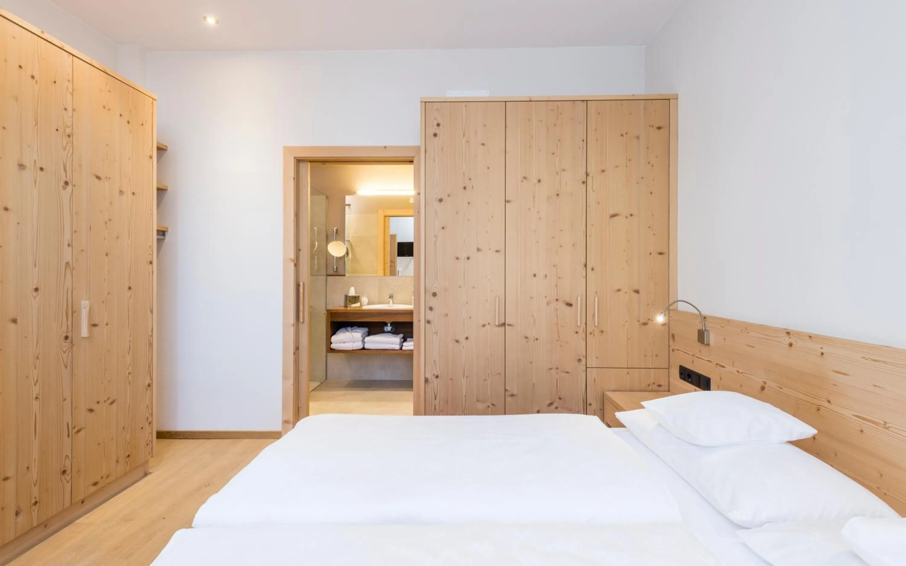 Decorative detail, Bed in Hotel Villa Kastelruth