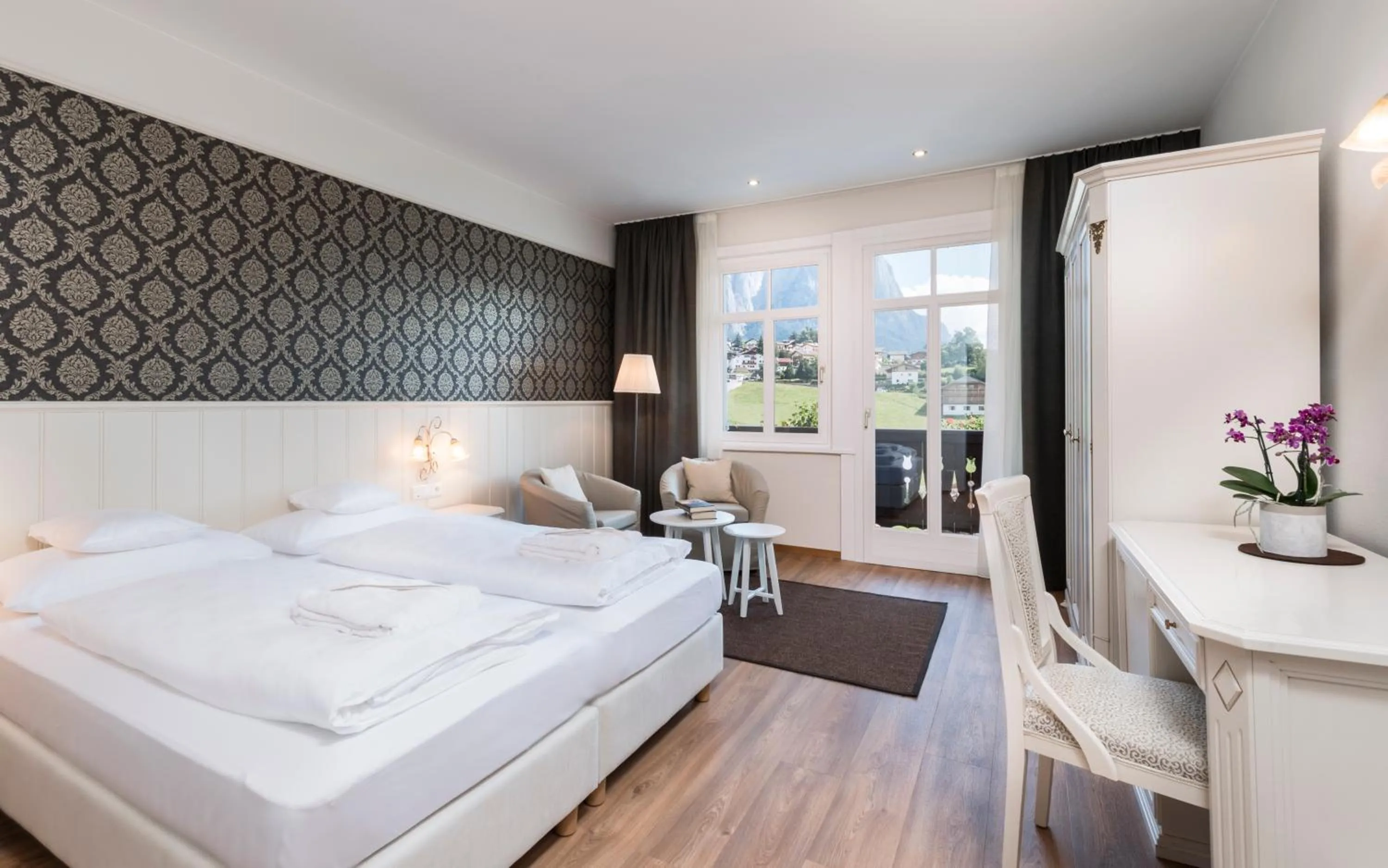 Photo of the whole room, Bed in Hotel Villa Kastelruth