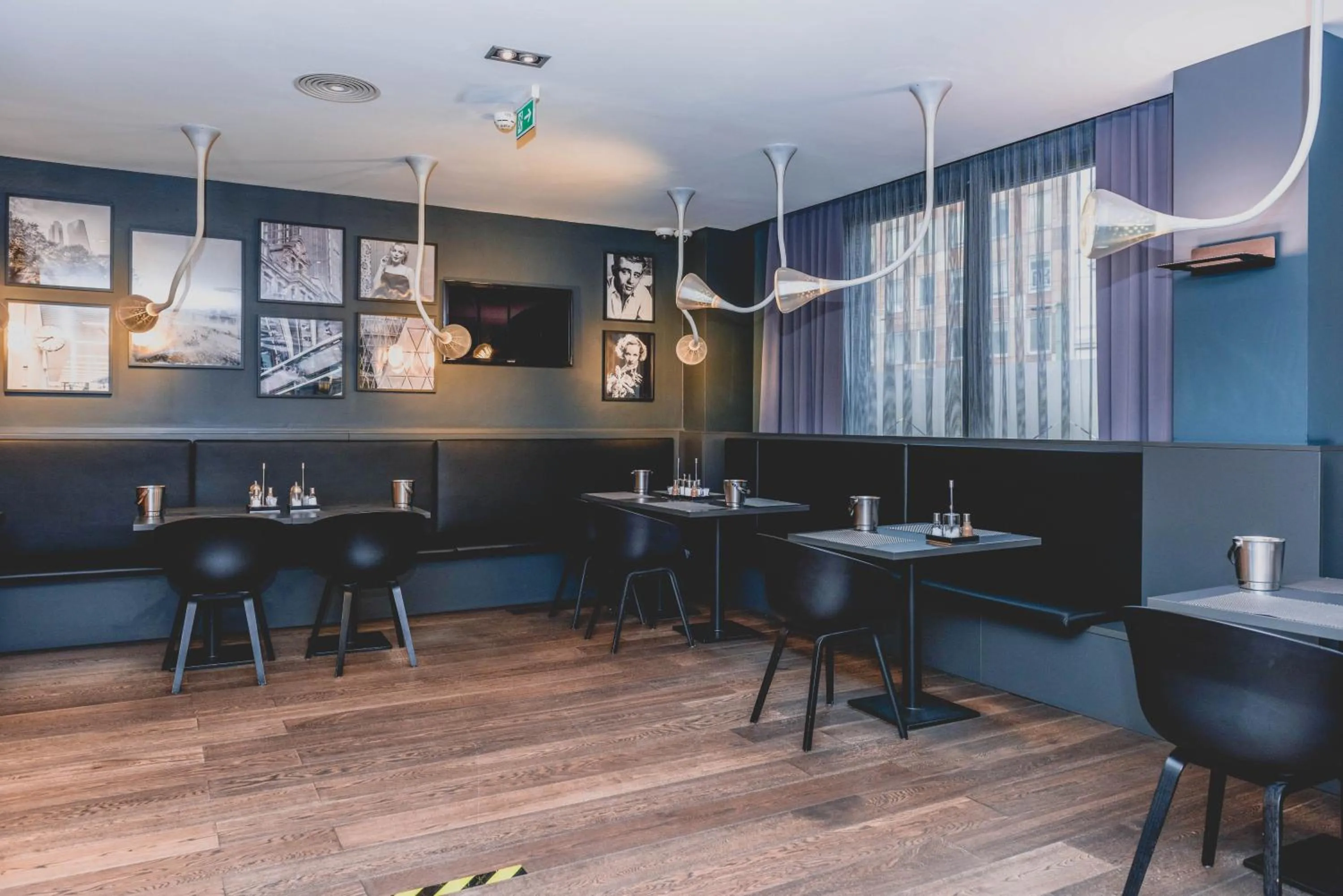 Breakfast in Hotel Bliss