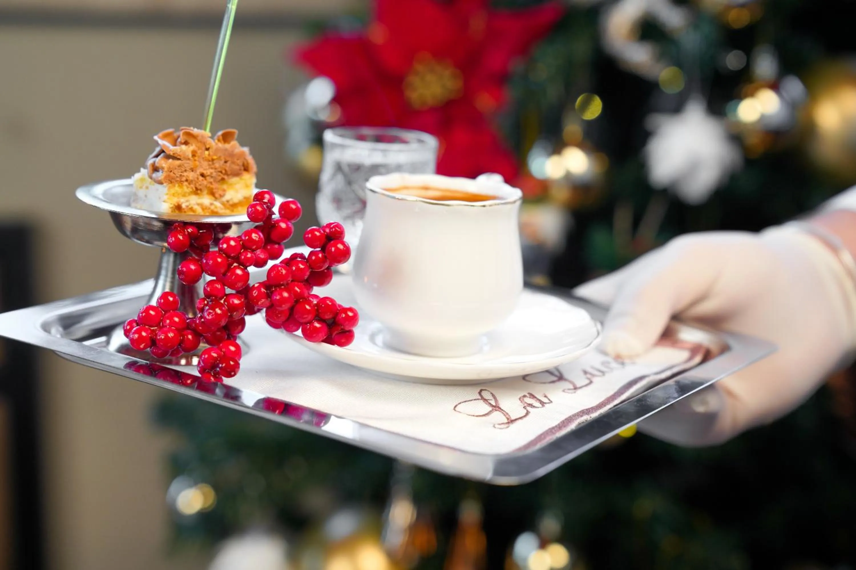 Restaurant/places to eat in Panderma Port Hotel