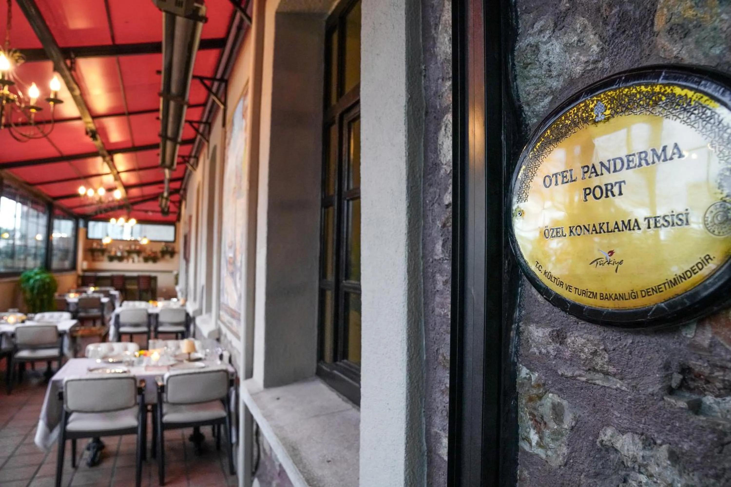 Restaurant/places to eat in Panderma Port Hotel