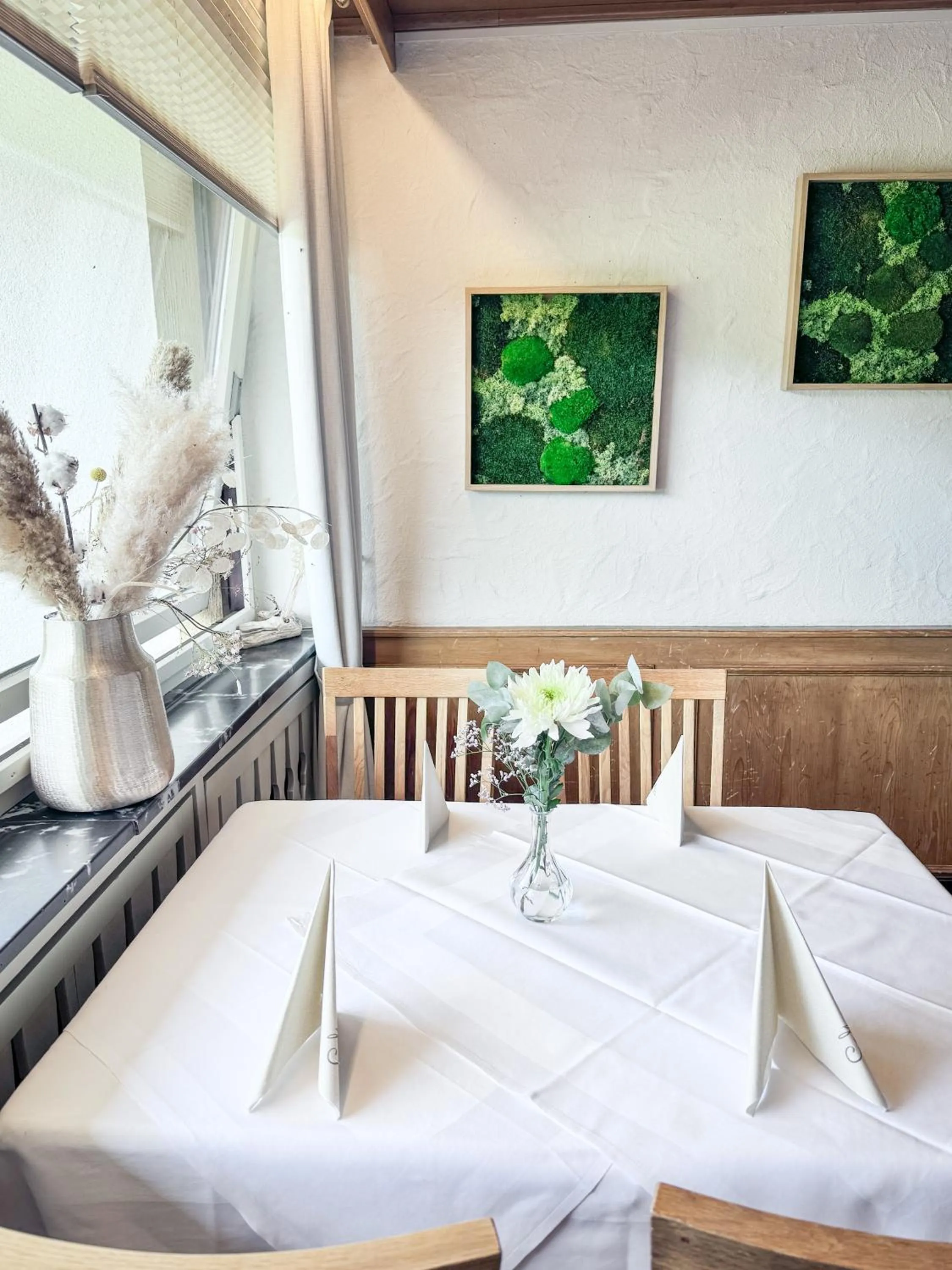 Restaurant/places to eat, Bed in Landgasthof Jostalstüble