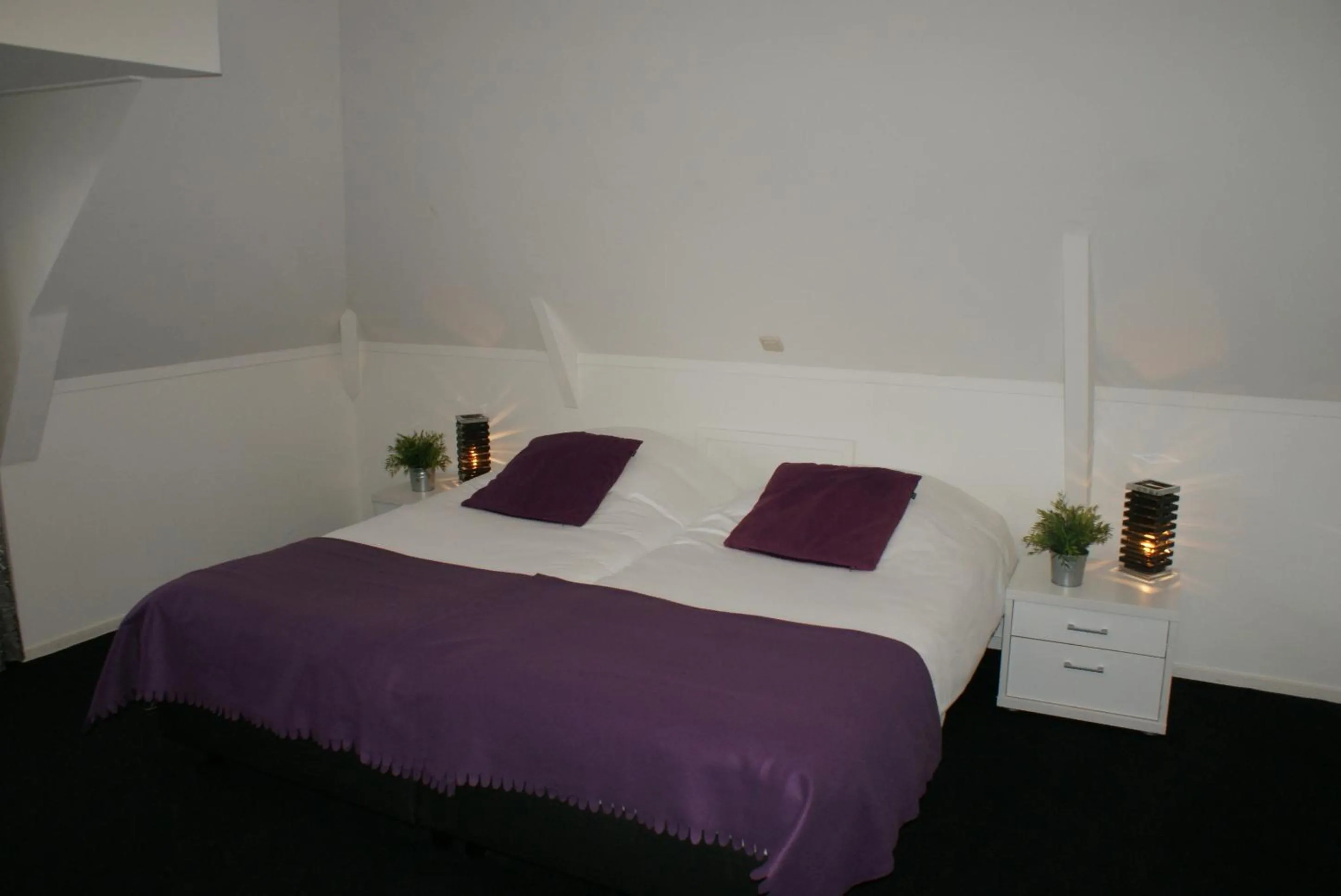 Photo of the whole room, Bed in De Herbergh van Flielant