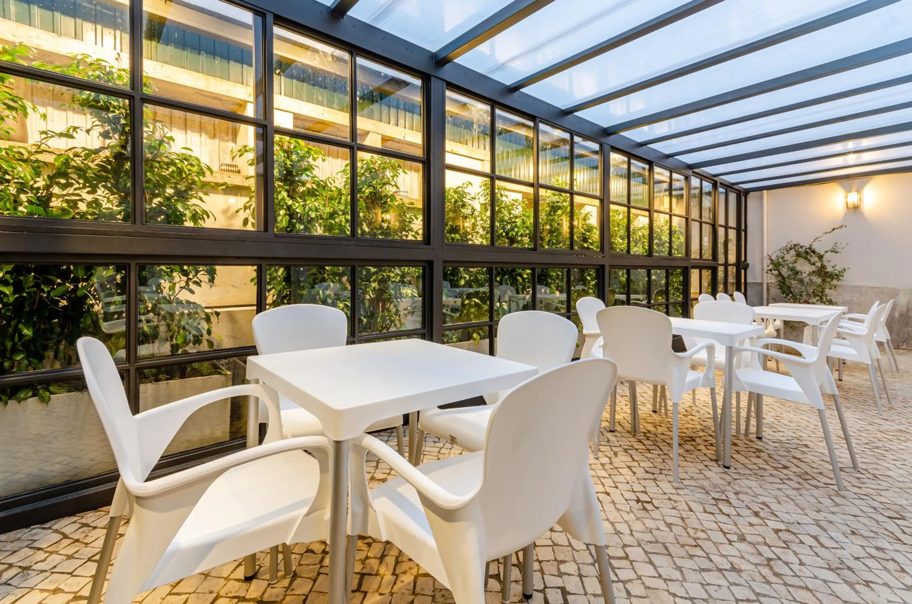 Property building in Hotel Avenida Park