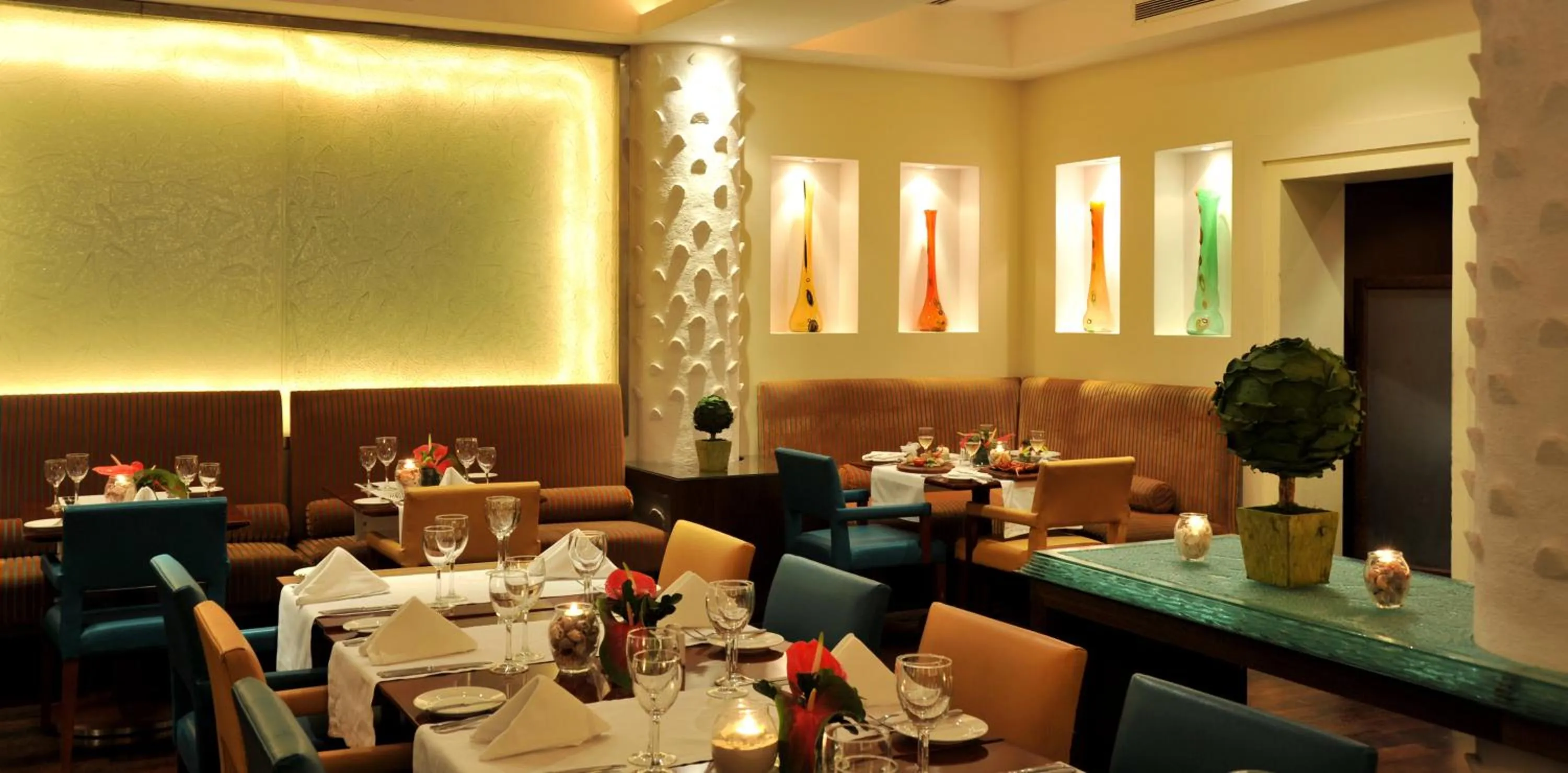Restaurant/places to eat in Dar es Salaam Serena Hotel