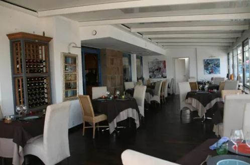 Restaurant/places to eat in Hotel Le Suroit