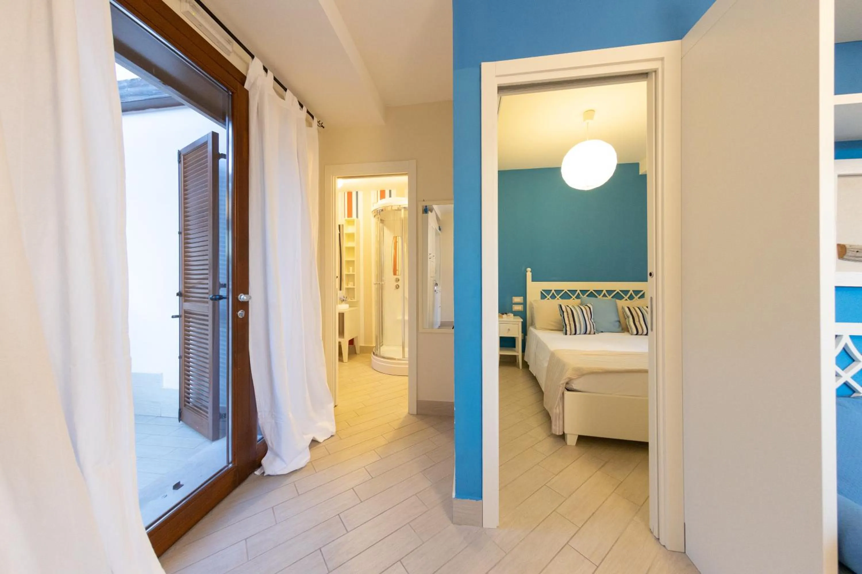 Bathroom, Bed in Hotel Residence Il Porto