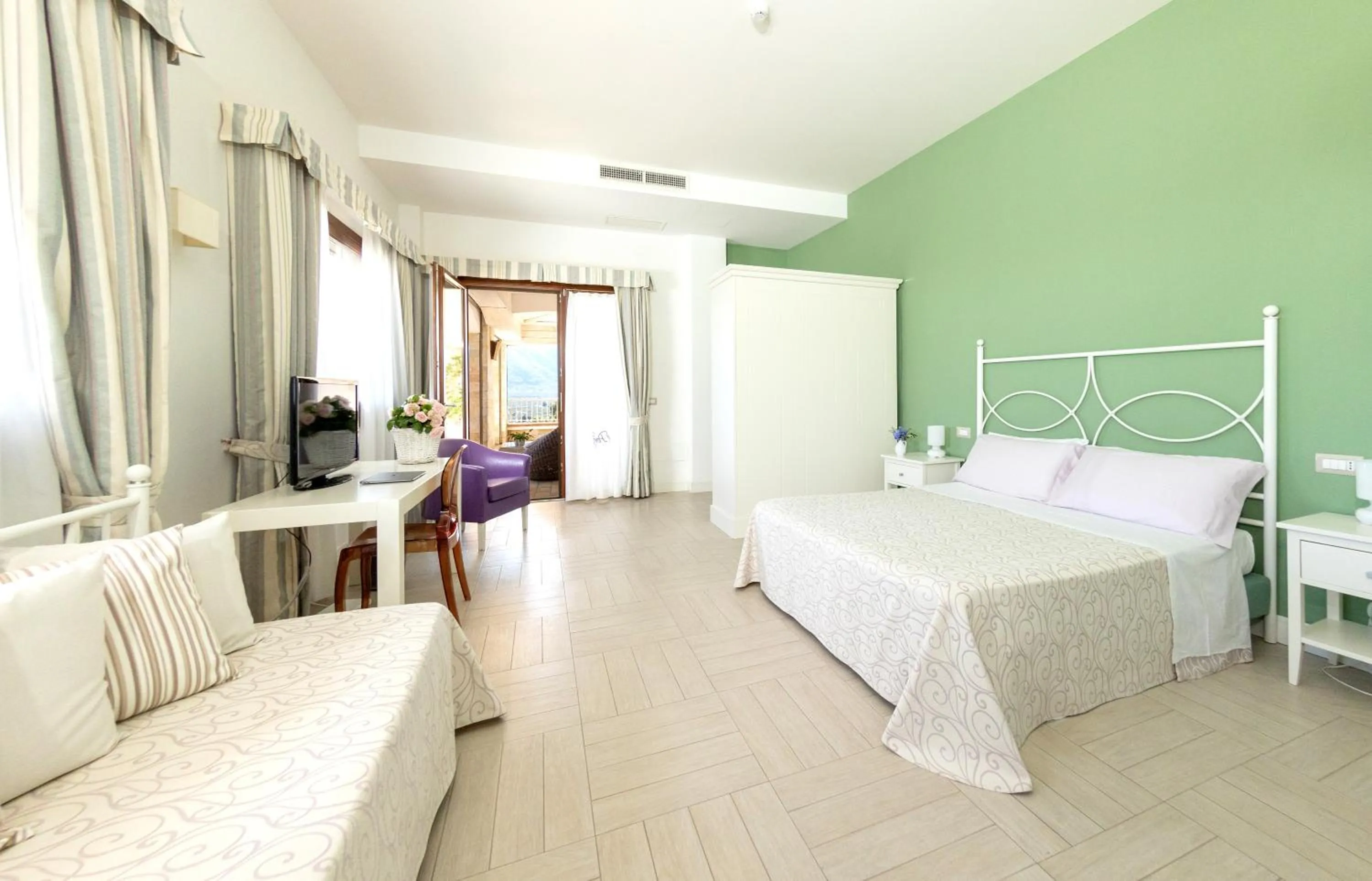 Photo of the whole room, Bed in Hotel Residence Il Porto