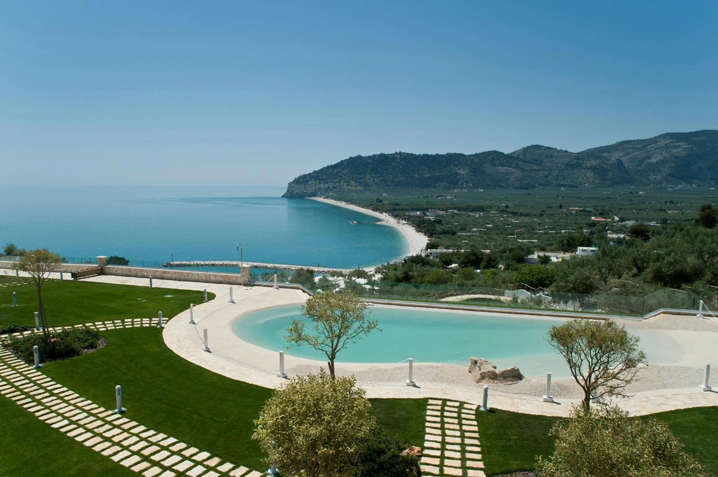 Pool view in Hotel Residence Il Porto