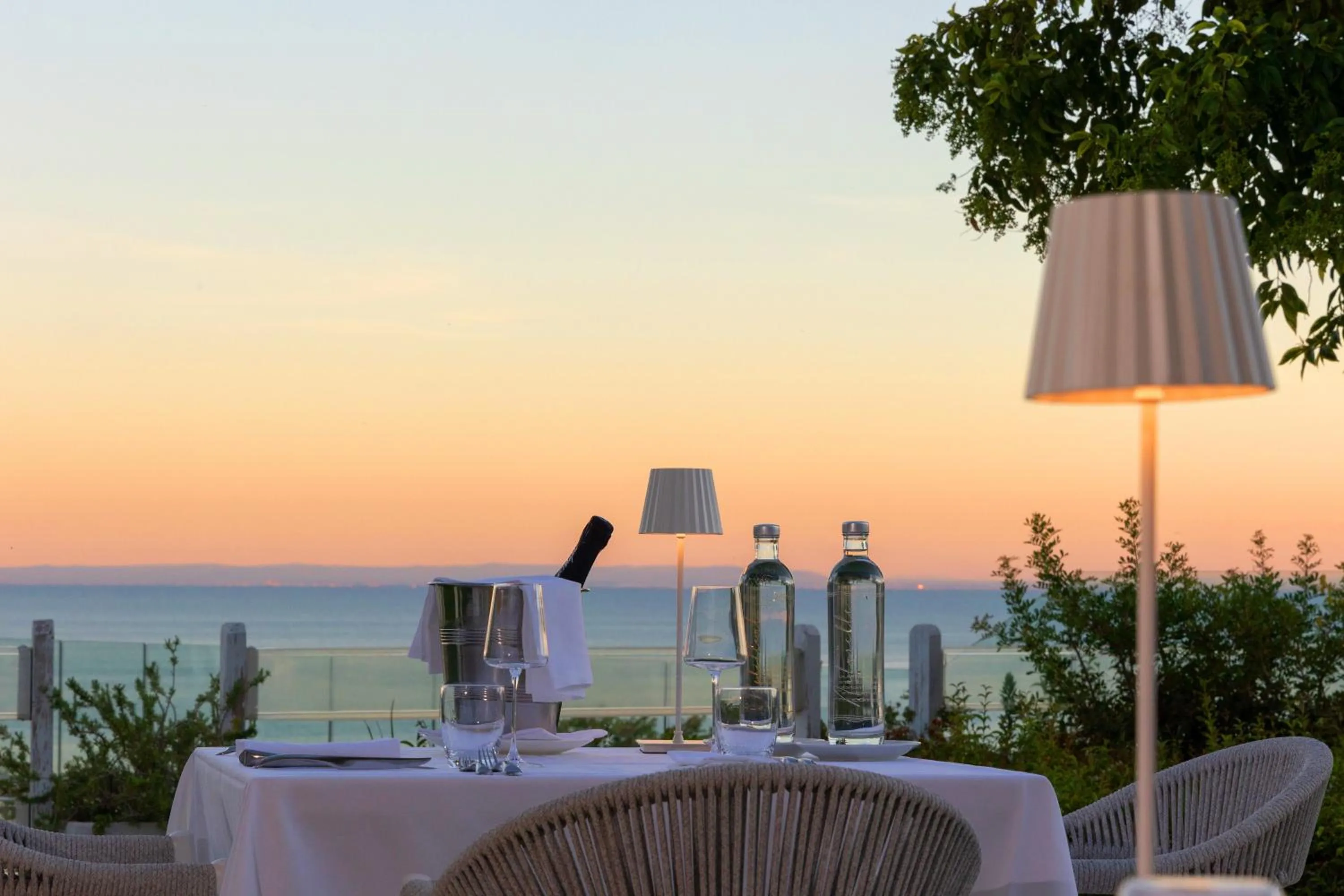 Restaurant/places to eat in Hotel Residence Il Porto