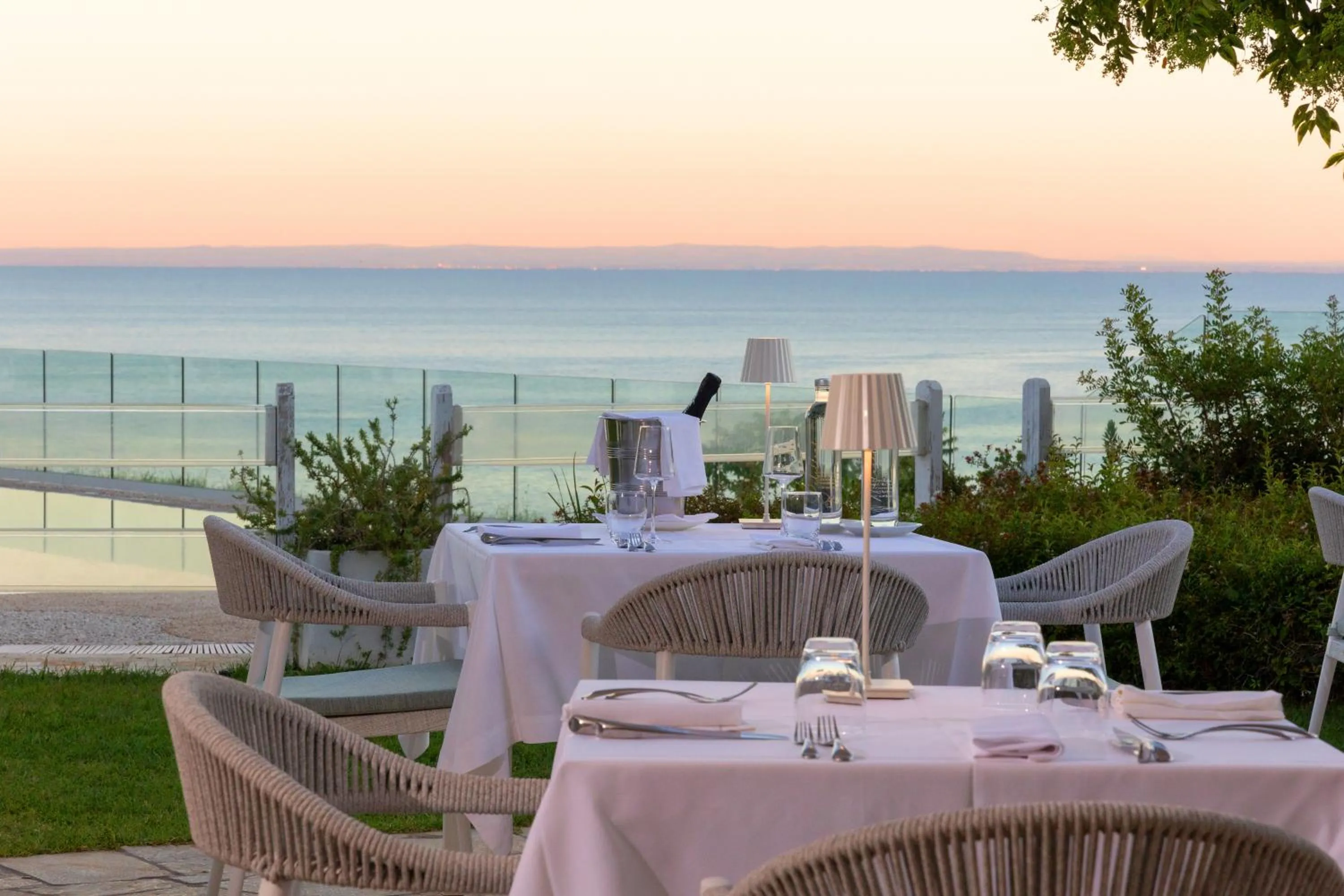 Restaurant/places to eat in Hotel Residence Il Porto