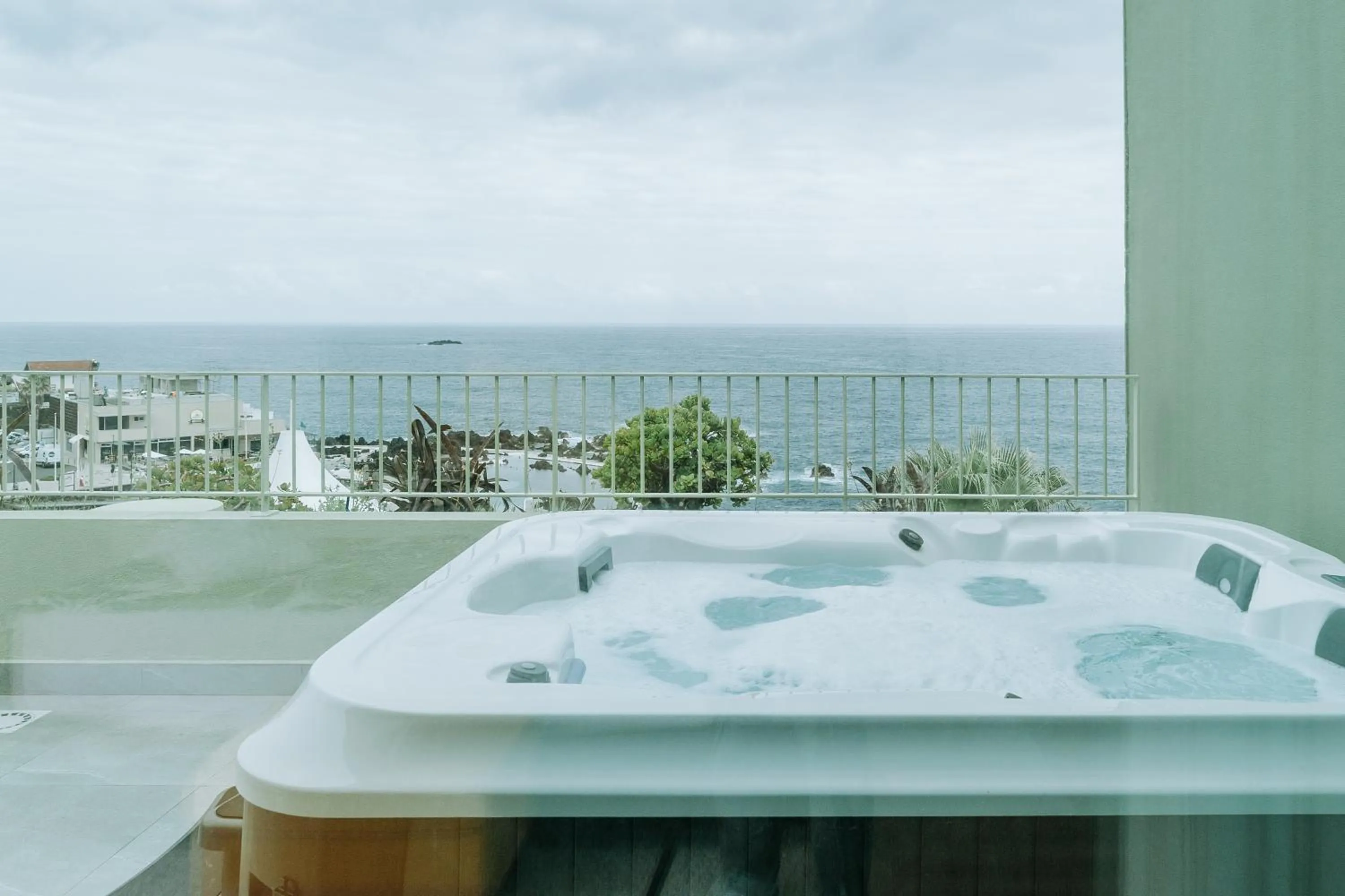 Hot Tub in Hotel Euro Moniz
