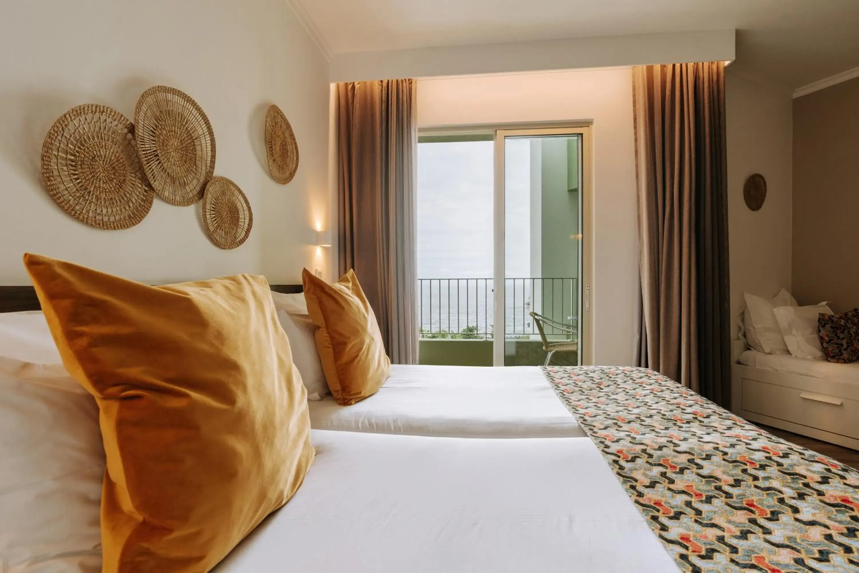 Superior Twin Room with Sea View in Hotel Euro Moniz Superior Twin Room with Sea View in Hotel Euro Moniz