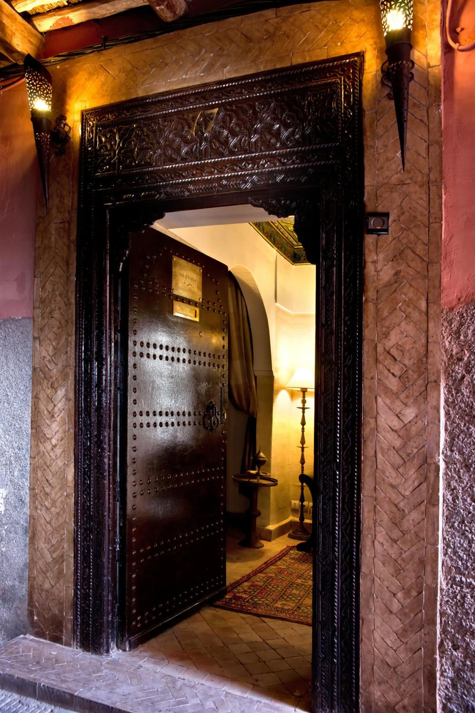 Facade/entrance, Bed in Riad Al Loune