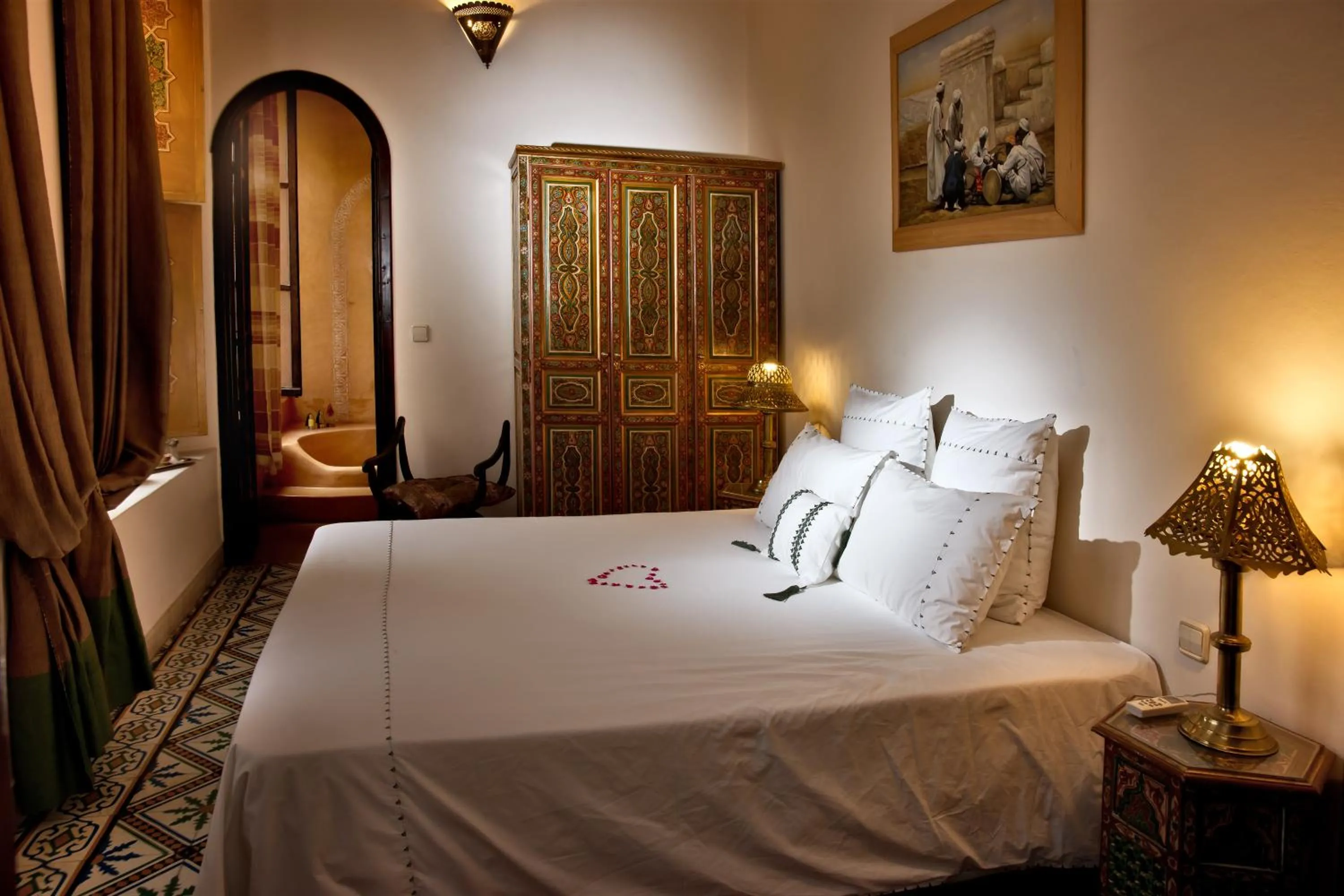 Photo of the whole room, Bed in Riad Al Loune