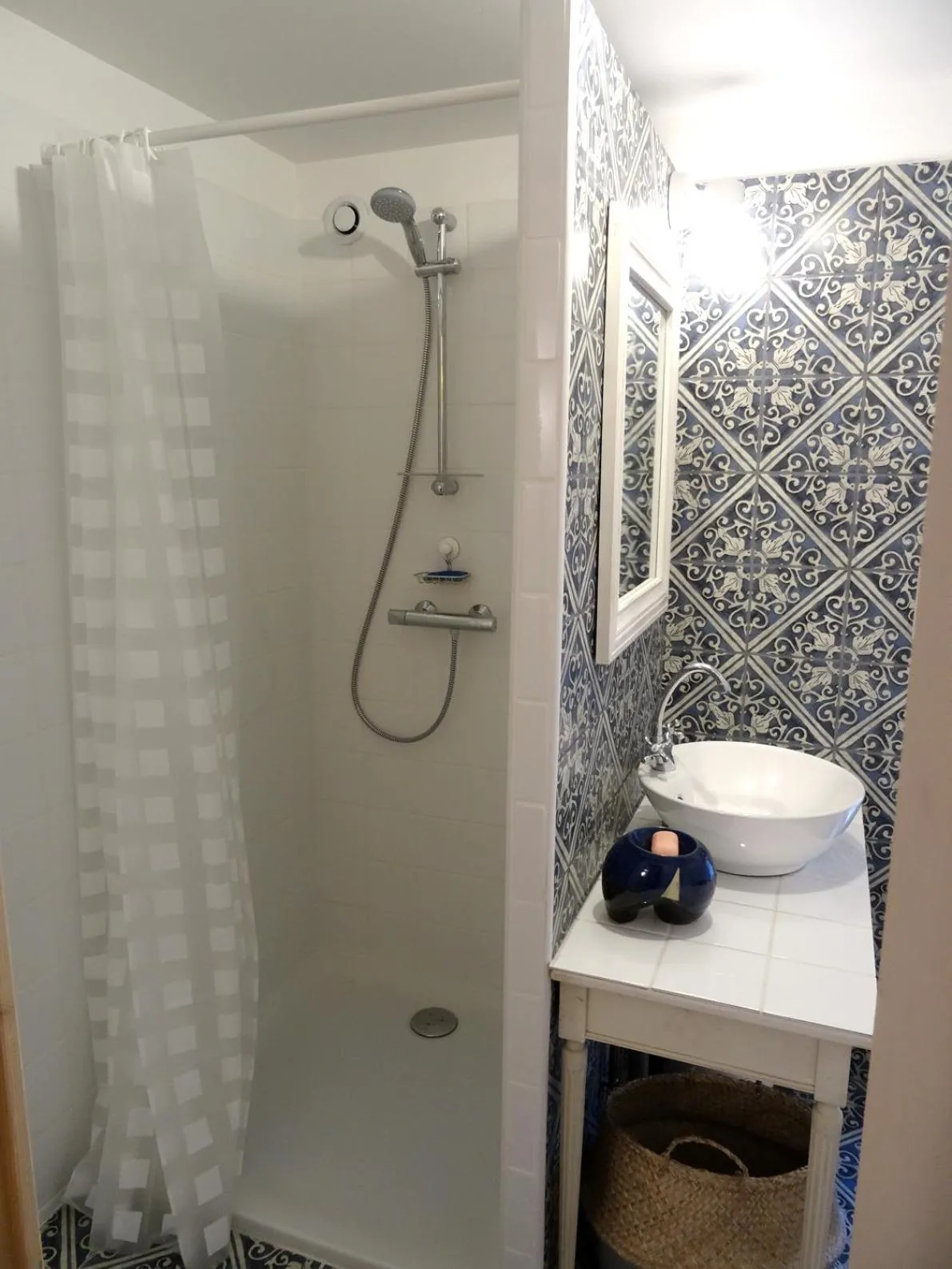 Shower in L'escalier des rêves