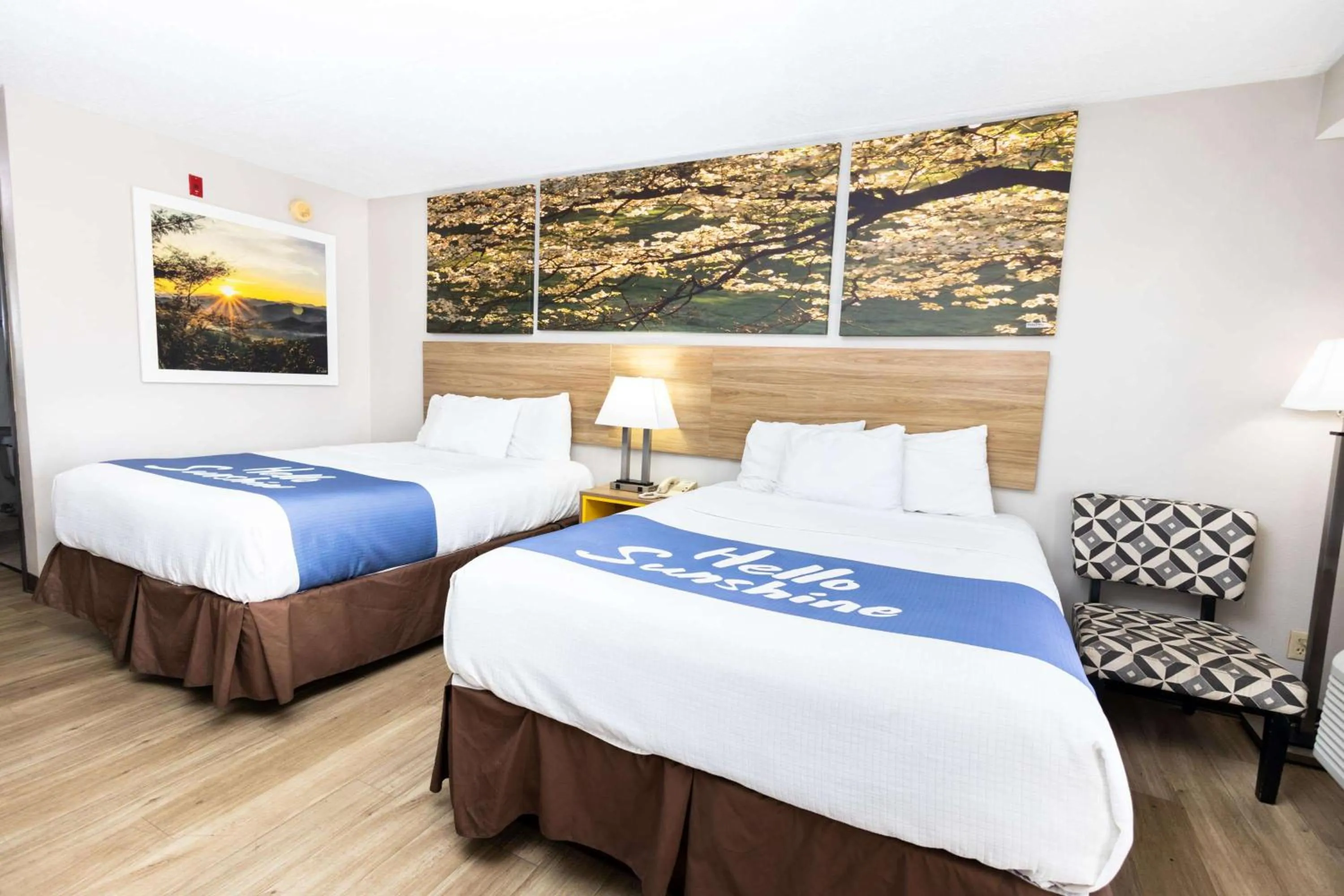 Photo of the whole room, Bed in Days Inn by Wyndham Dayton Huber Heights Northeast