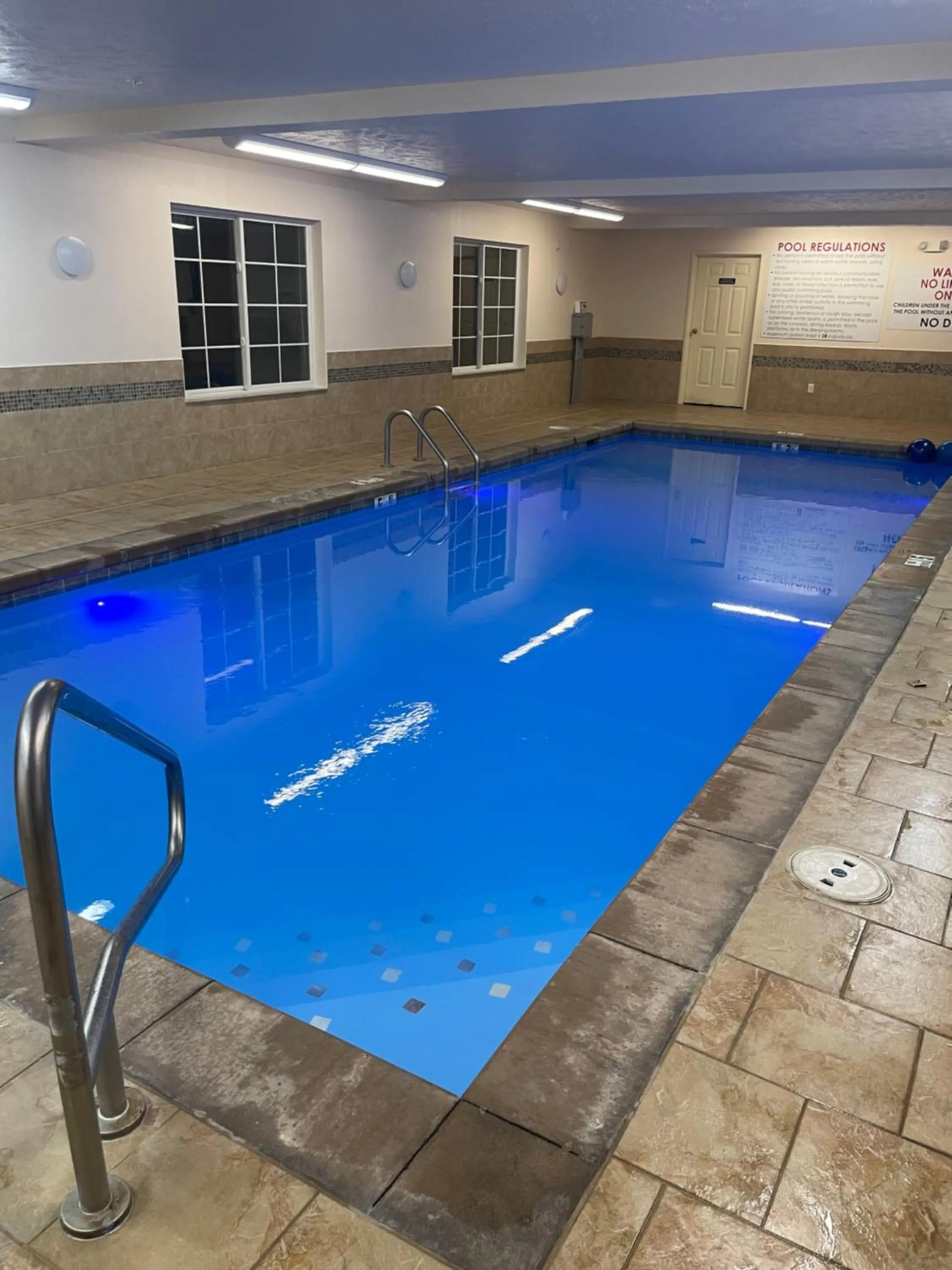 Swimming pool in Victorian Inn