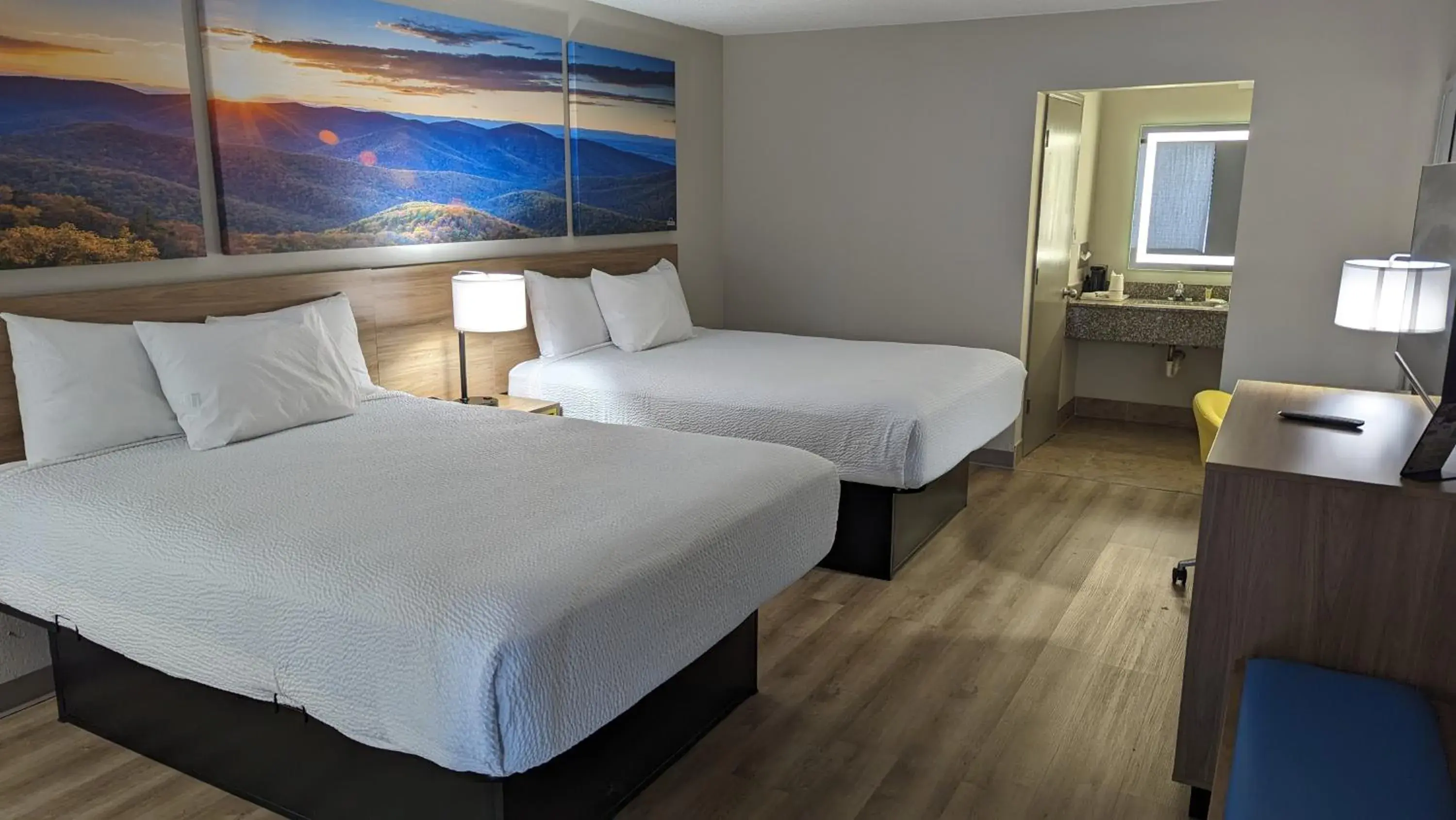 Double Room with Two Double Beds - Mobility Access/Non-Smoking in Days Inn by Wyndham Mooresville Lake Norman Double Room with Two Double Beds - Mobility Access/Non-Smoking in Days Inn by Wyndham Mooresville Lake Norman