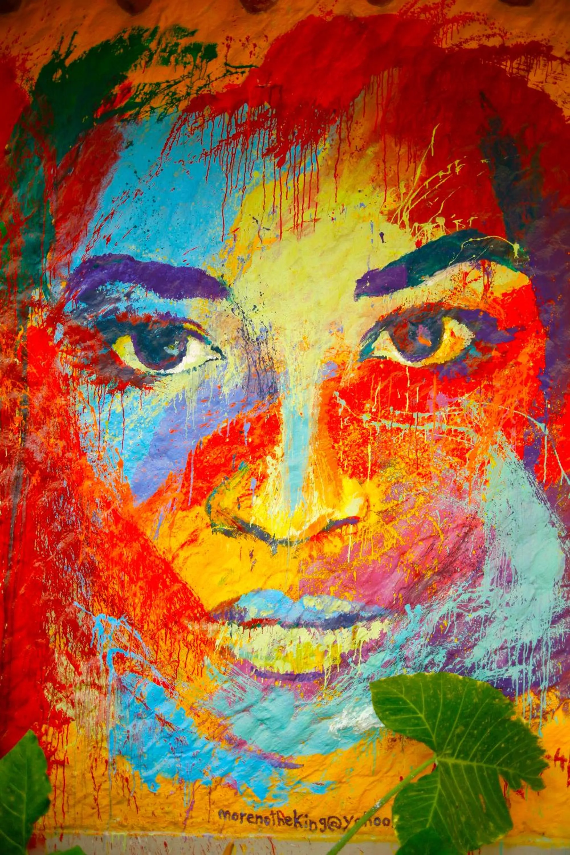 Facade/entrance in Tribu Hostel