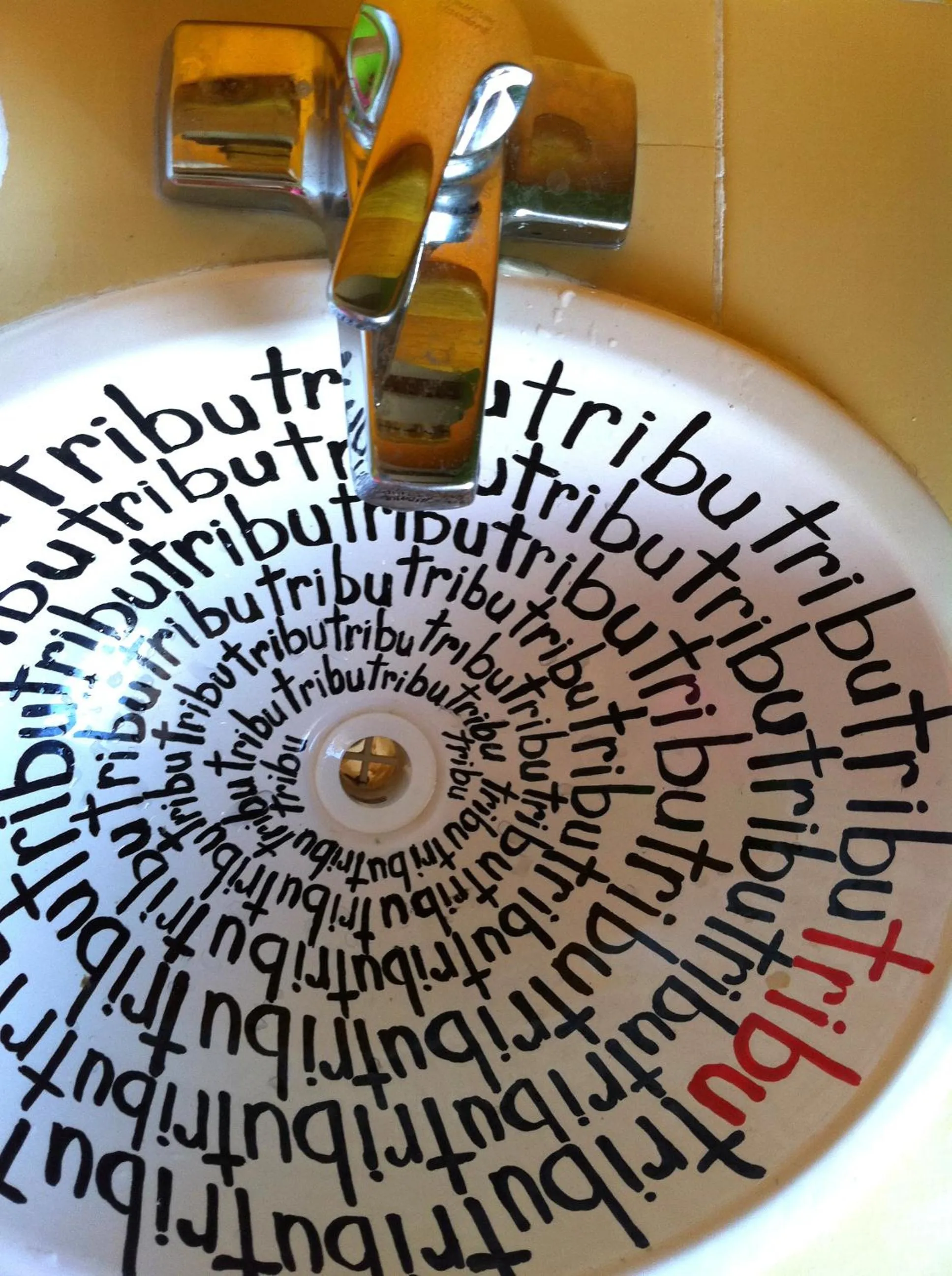 Toilet in Tribu Hostel