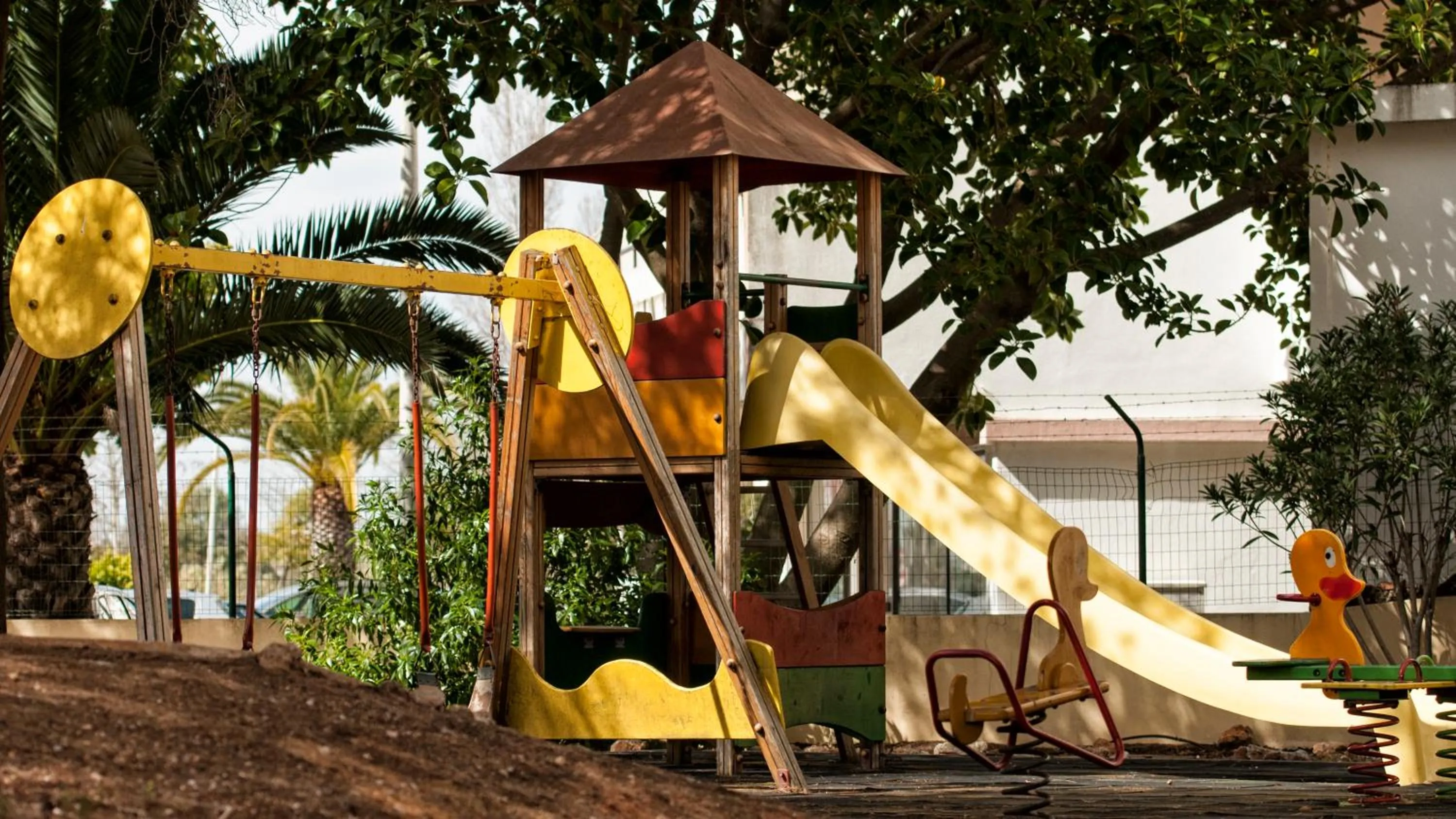 Children play ground in Plaza Real by Atlantichotels