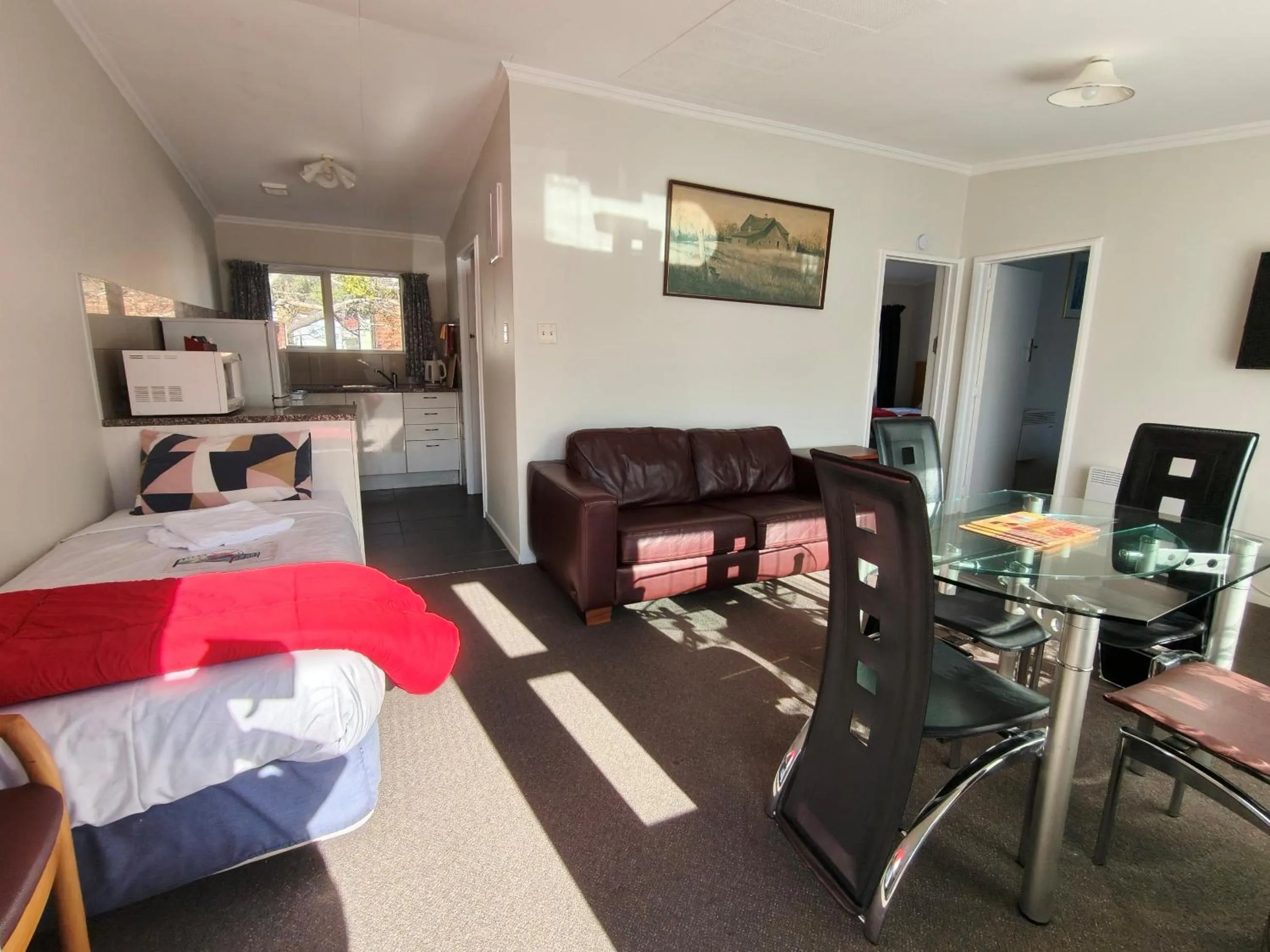 Photo of the whole room, Bed in Bayfield Motel and Apartment