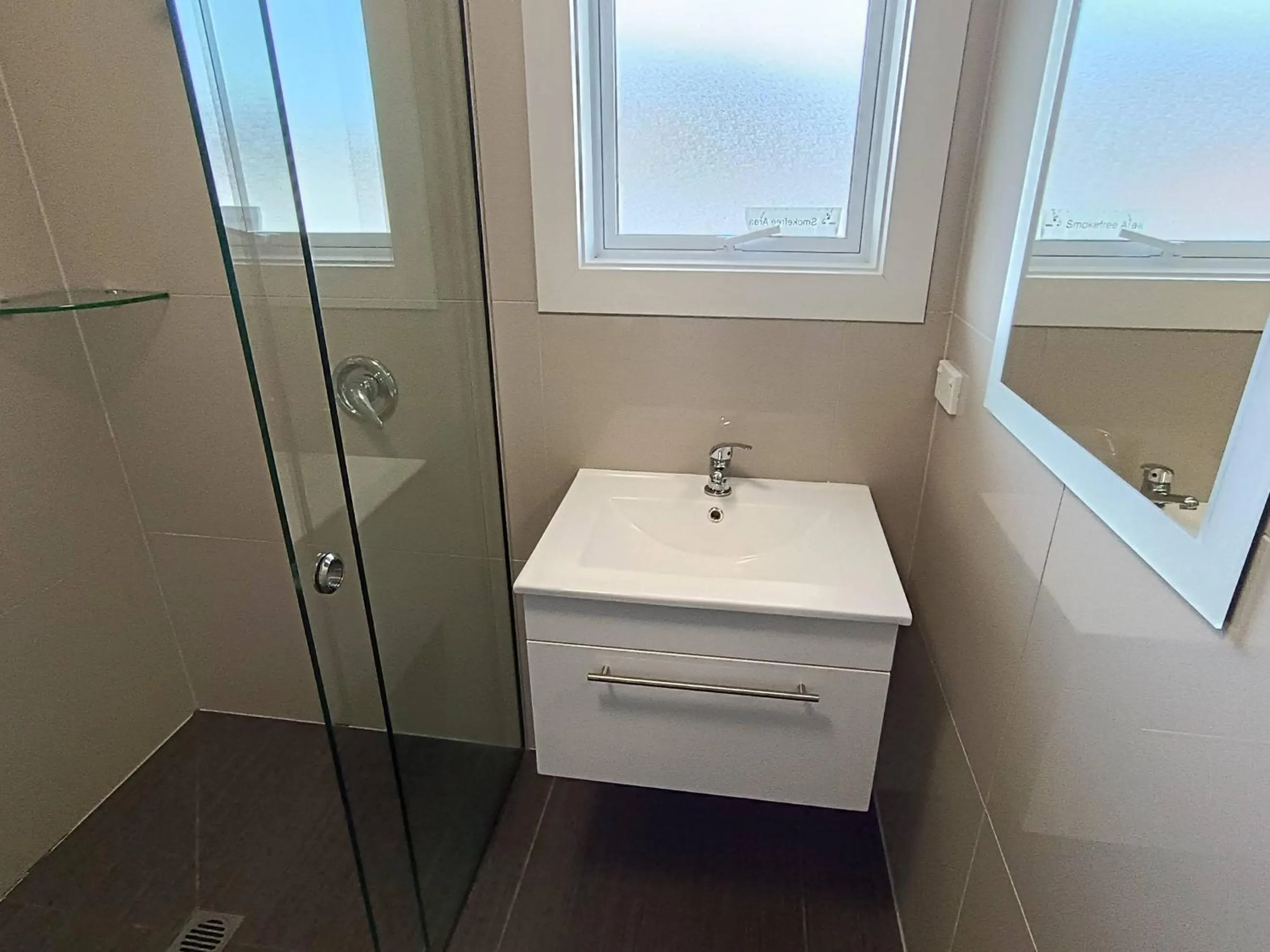 Bathroom in Bayfield Motel and Apartment