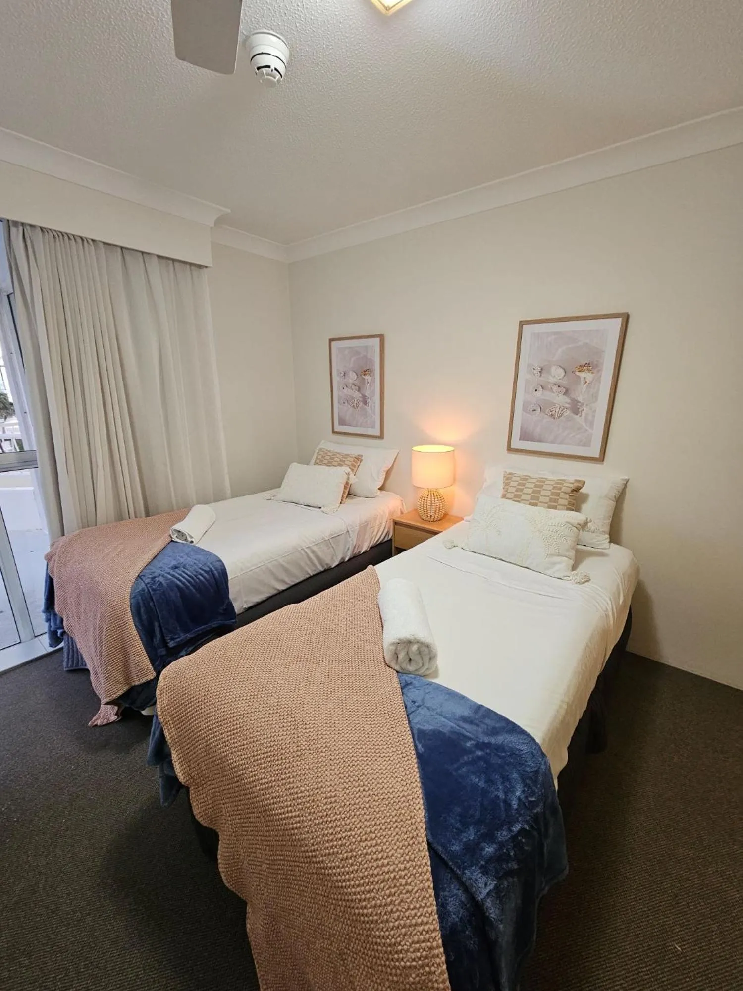 Bedroom, Bed in 19th Avenue on the Beach