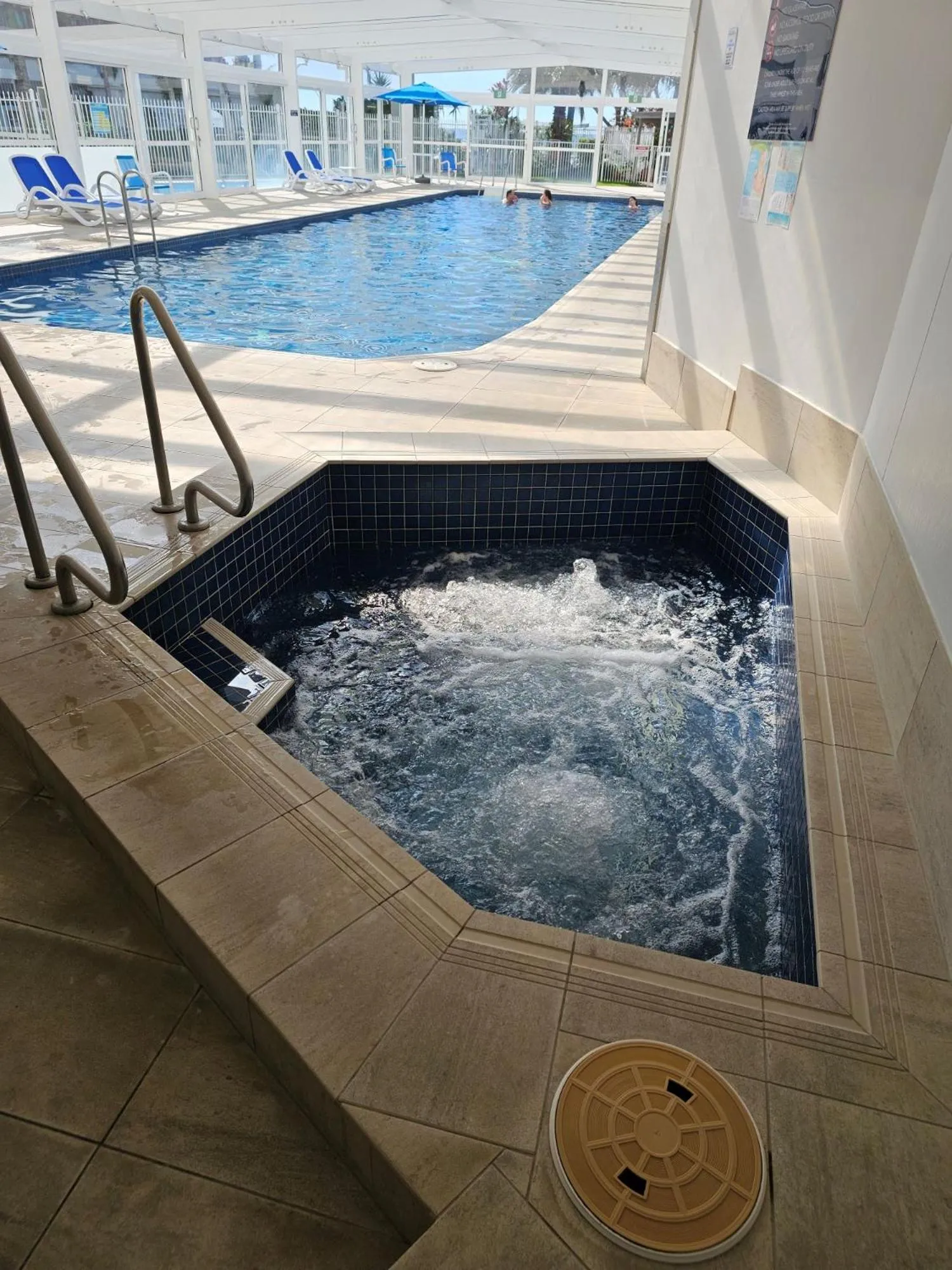 Hot Tub in 19th Avenue on the Beach