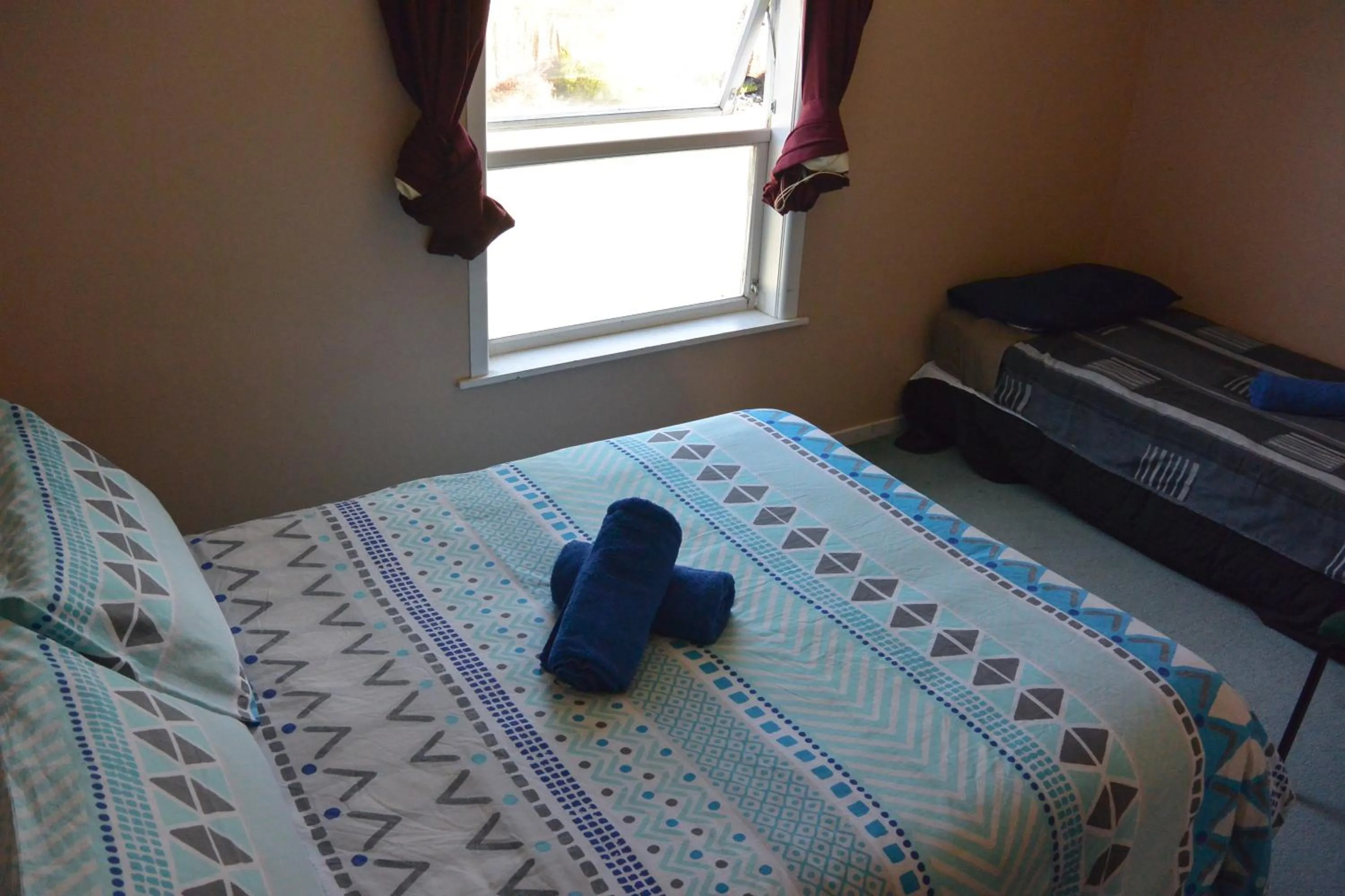 Bedroom, Bed in Blue Moon Lodge