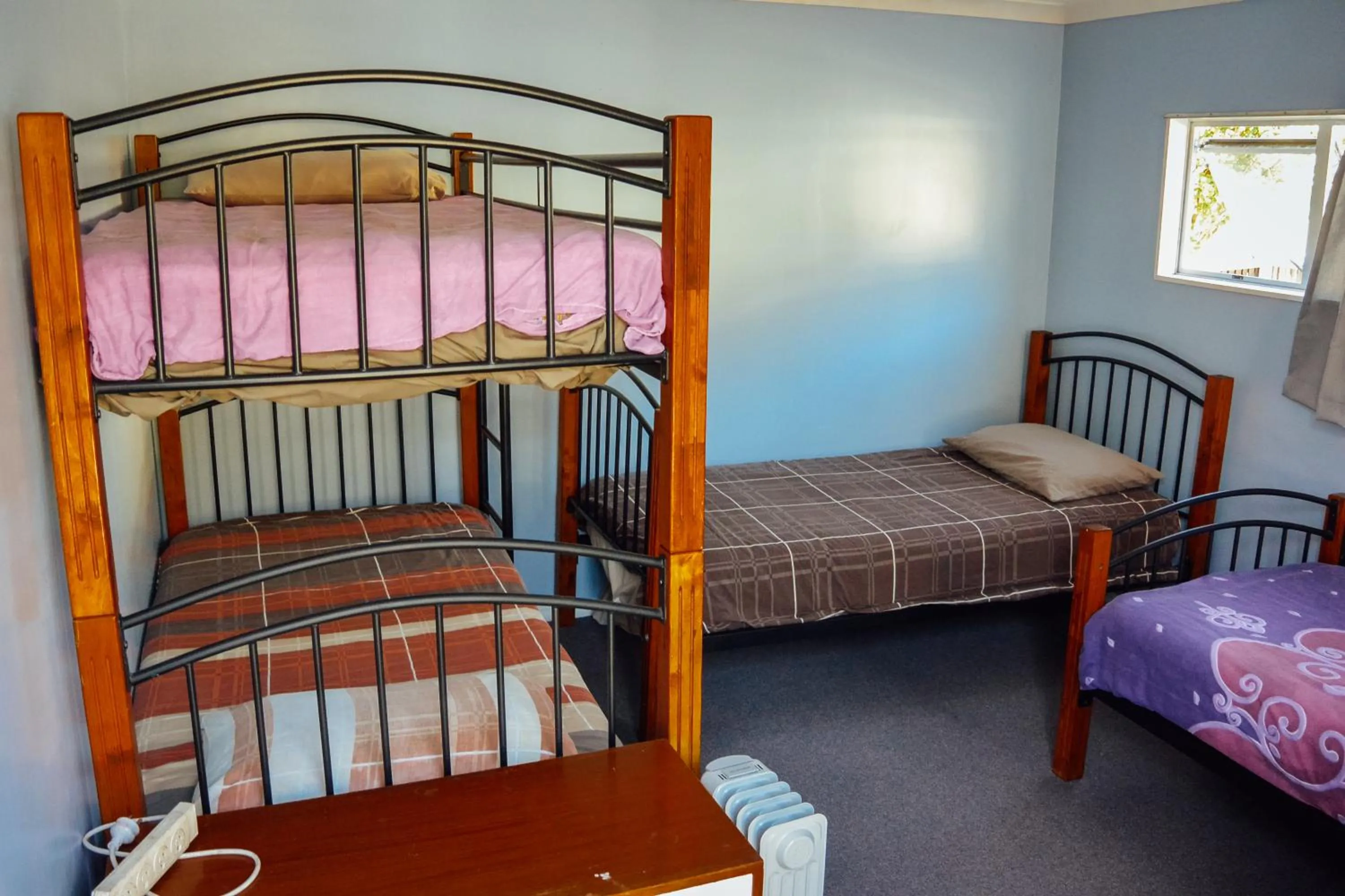 Bedroom, Bed in Blue Moon Lodge