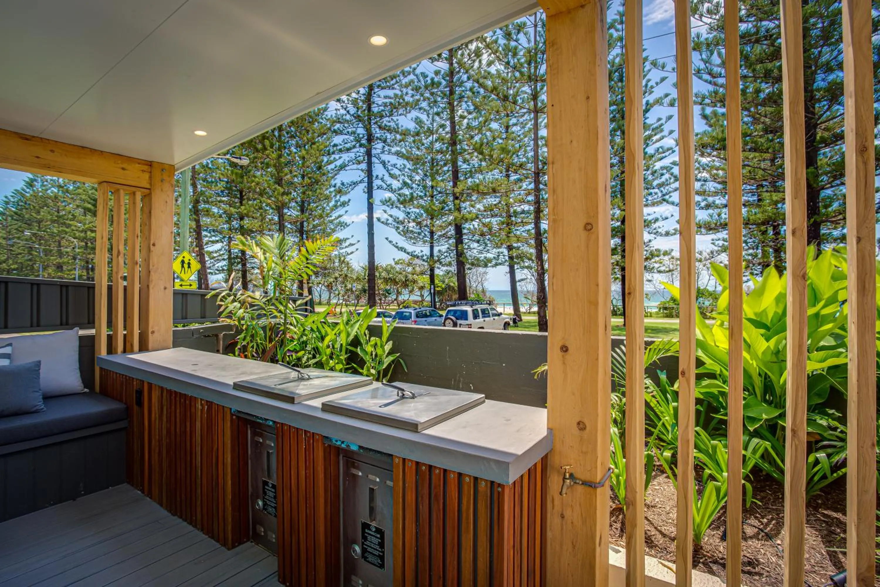 BBQ facilities in Burleigh Esplanade Apartments